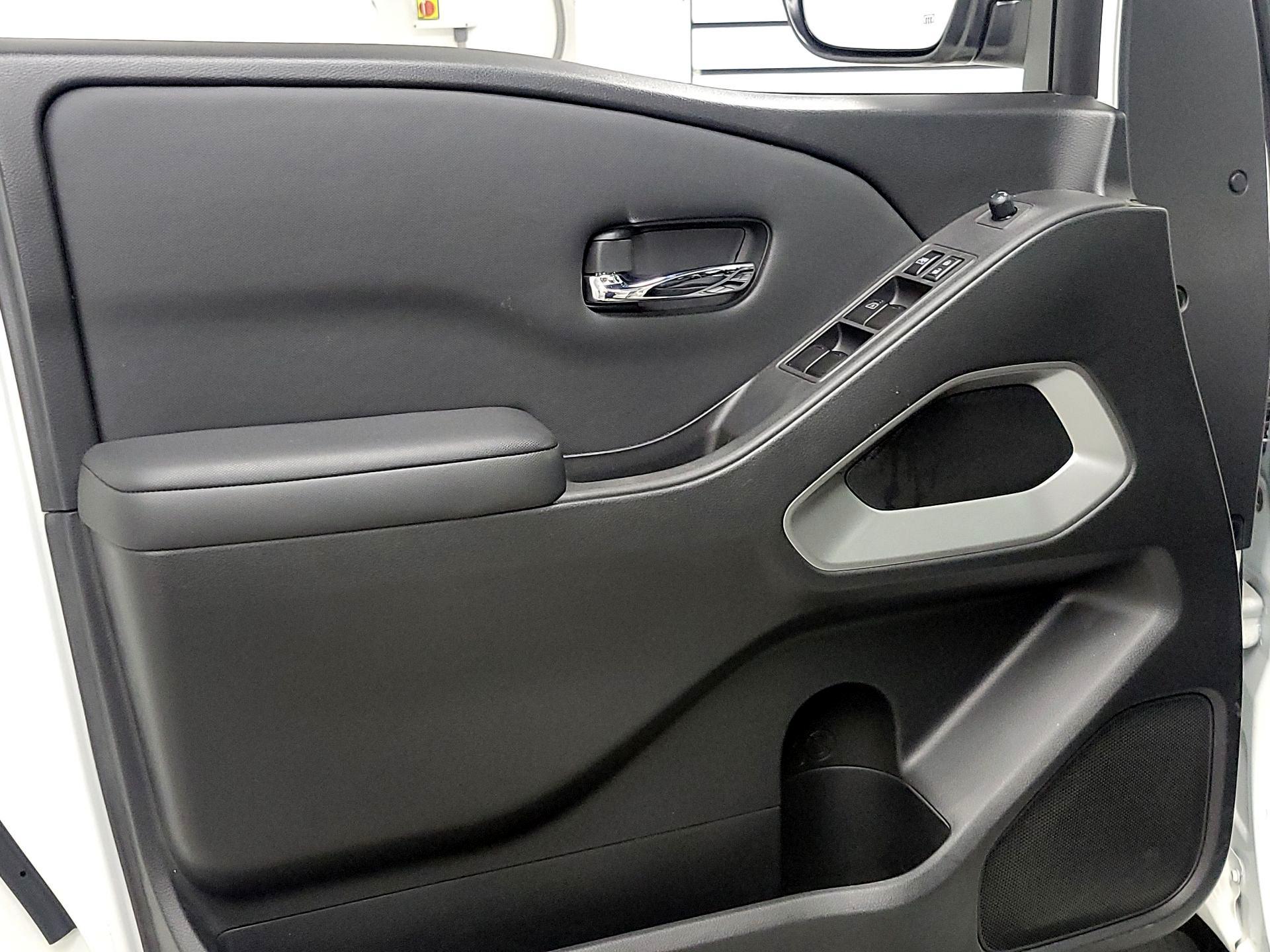 Thumbnail: 2023 Nissan Frontier - 12