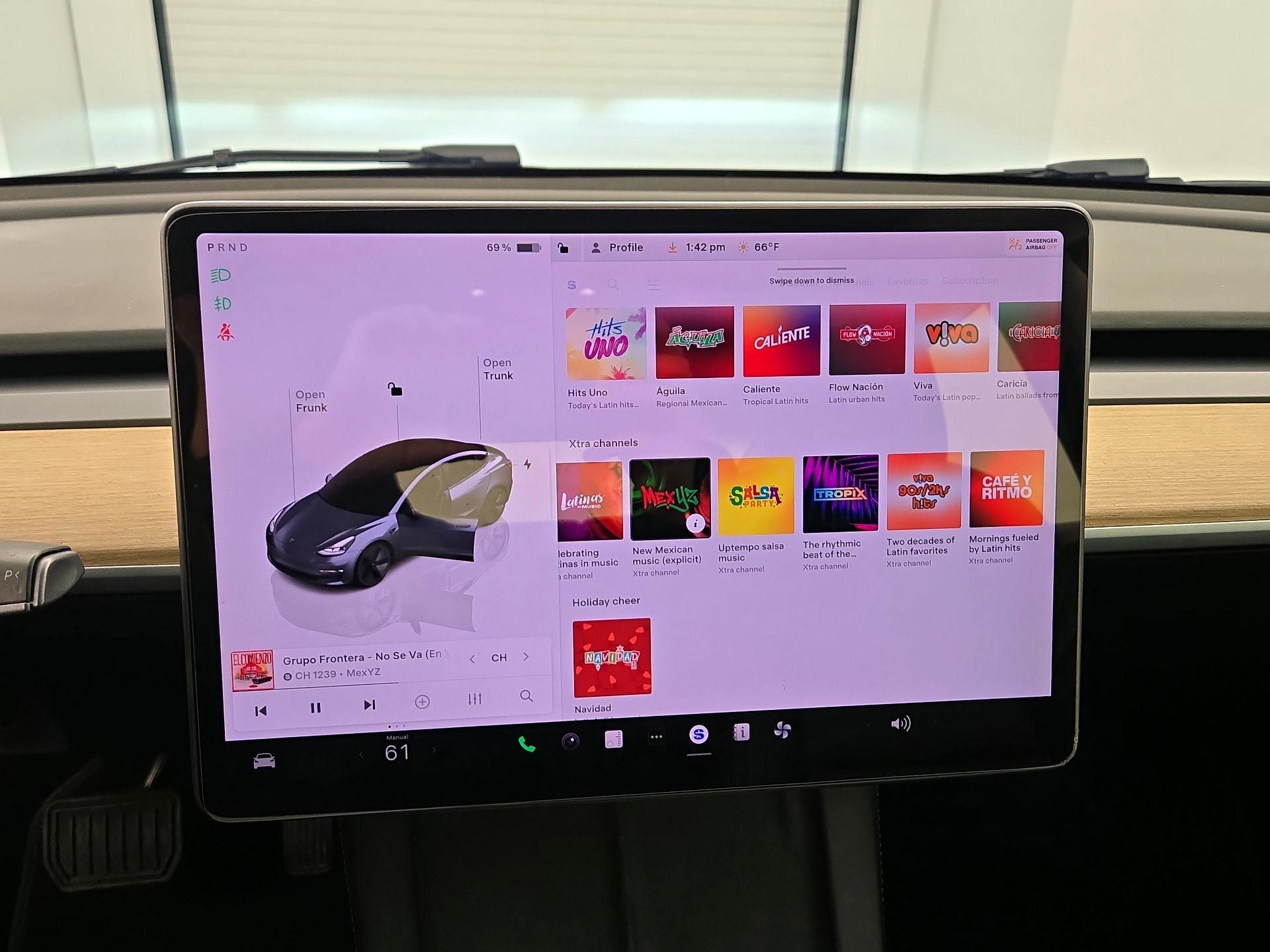 Thumbnail: 2022 Tesla Model 3 - 15