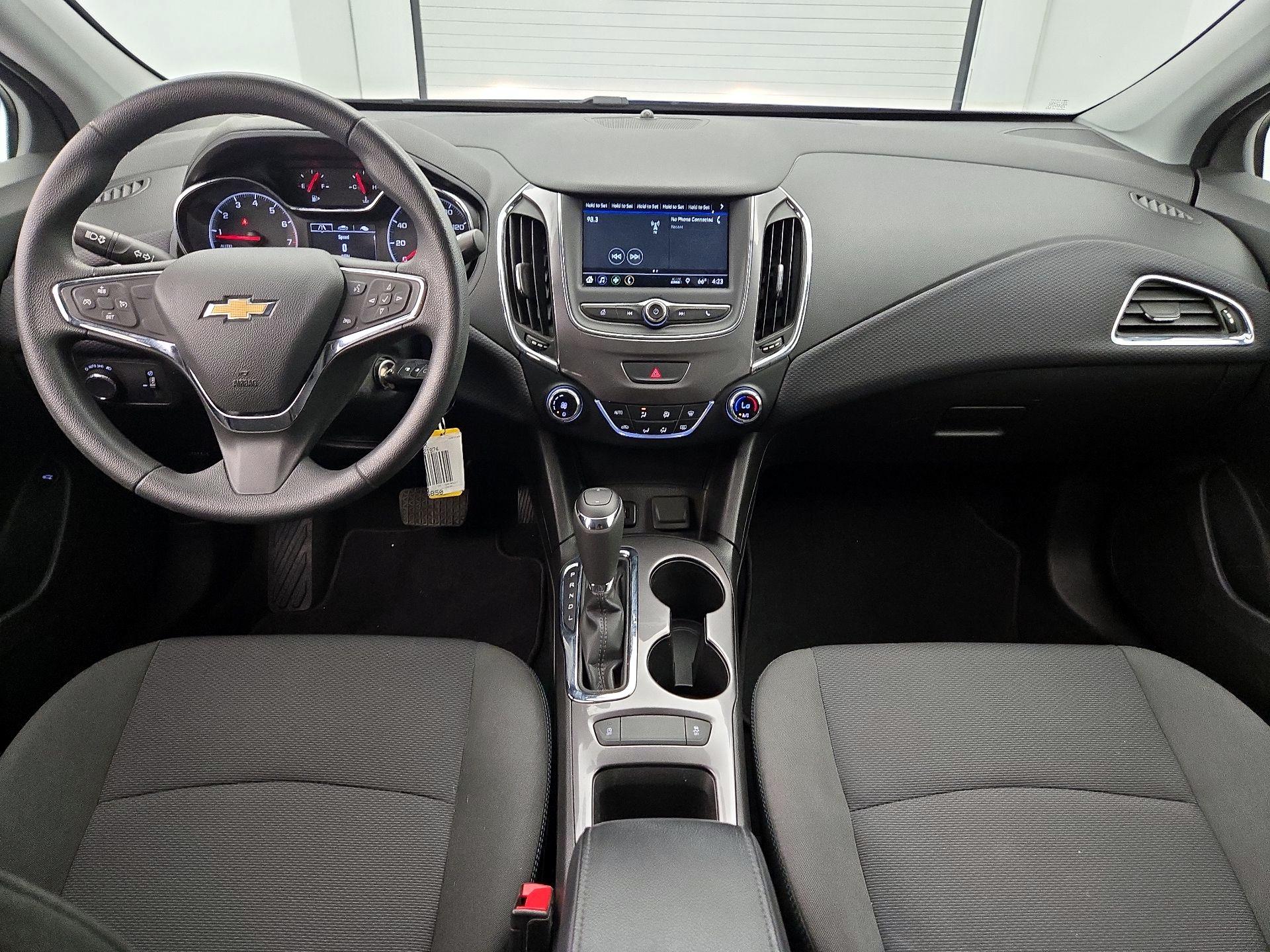 Thumbnail: 2019 Chevrolet Cruze - 9