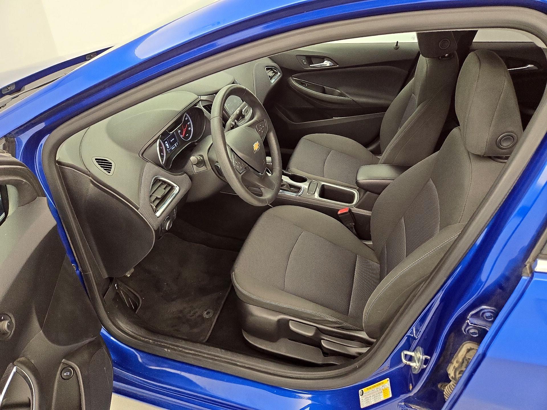 Thumbnail: 2019 Chevrolet Cruze - 11