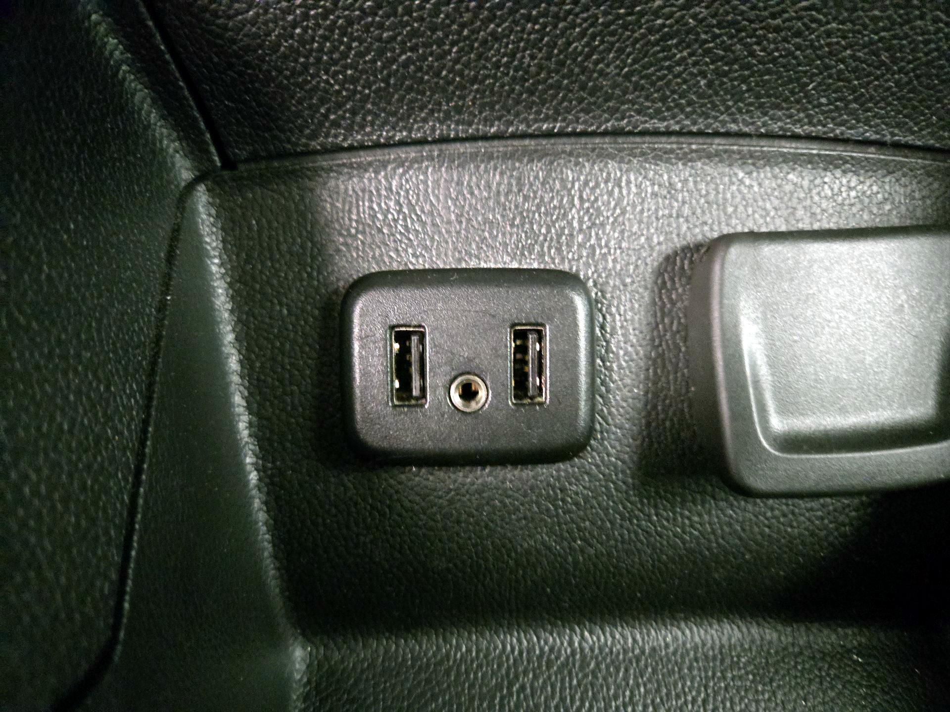 Thumbnail: 2019 Chevrolet Cruze - 18