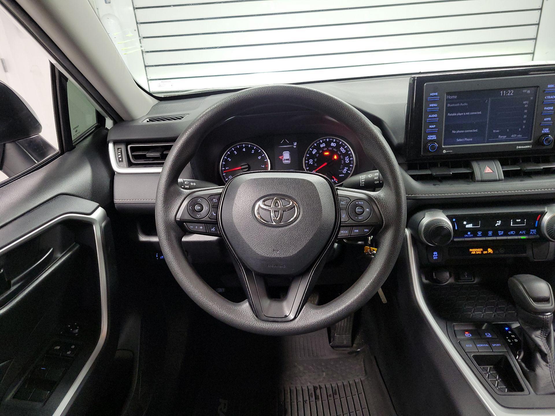 Thumbnail: 2021 Toyota RAV4 - 10