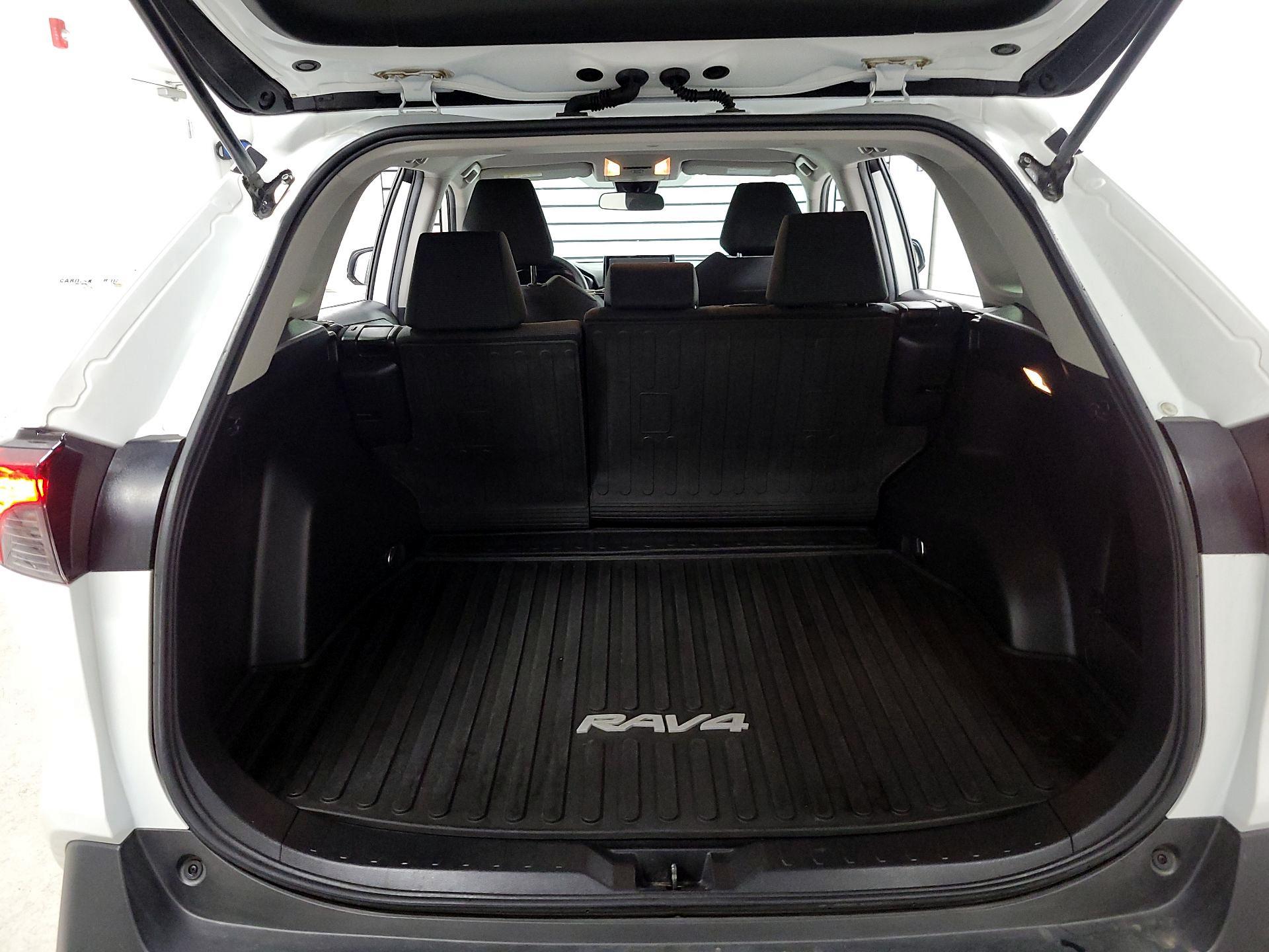 Thumbnail: 2021 Toyota RAV4 - 18