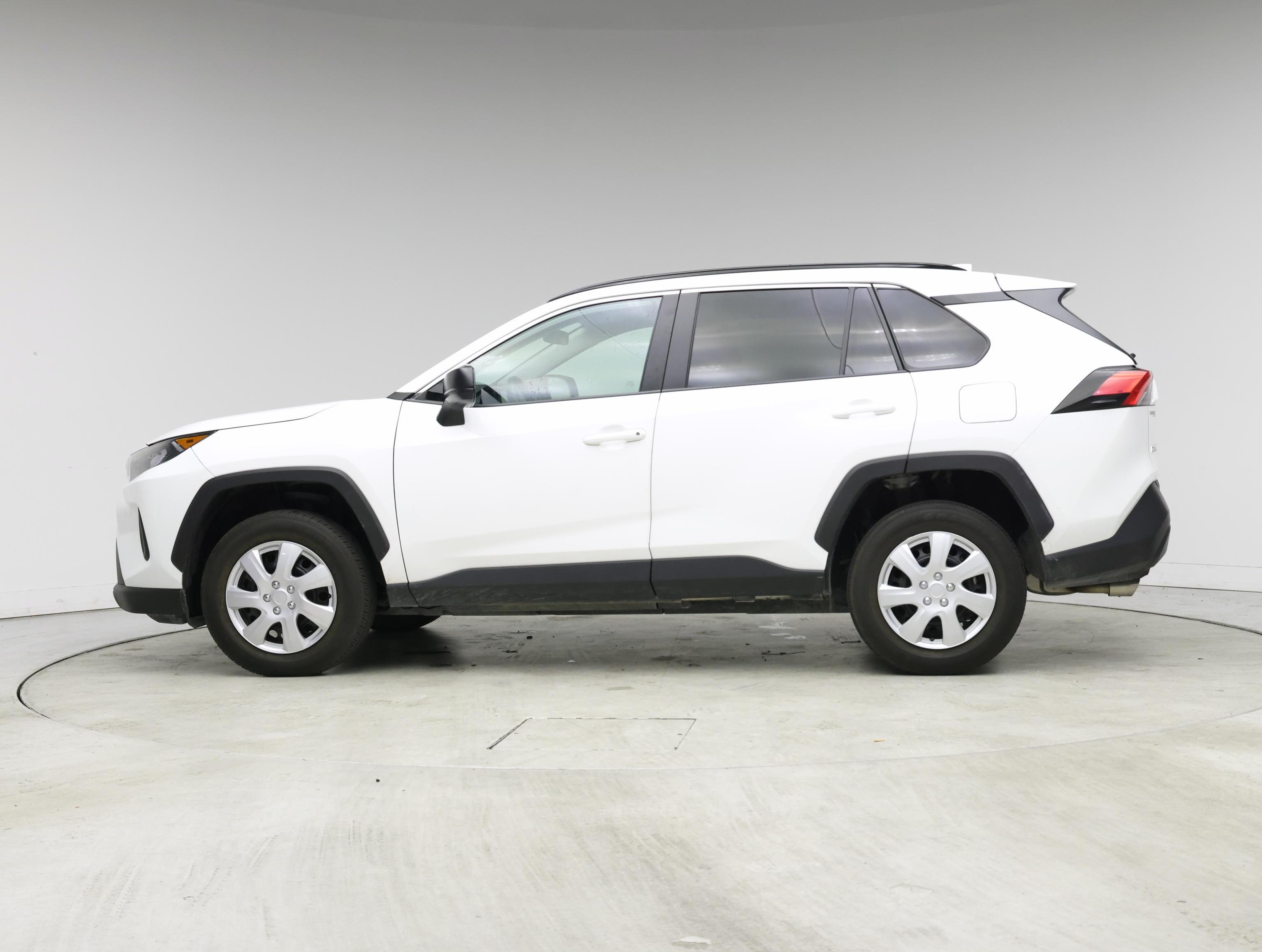 Thumbnail: 2021 Toyota RAV4 - 3