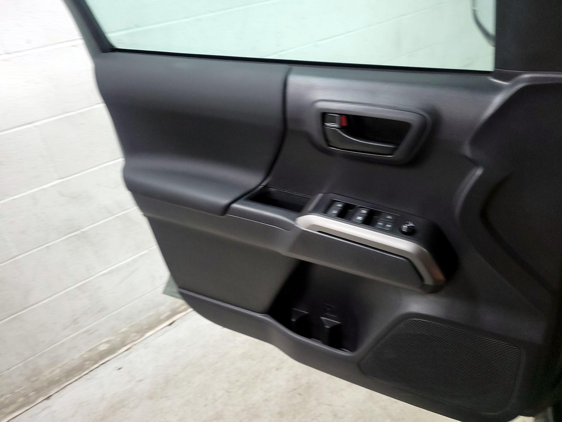 Thumbnail: 2023 Toyota Tacoma - 12