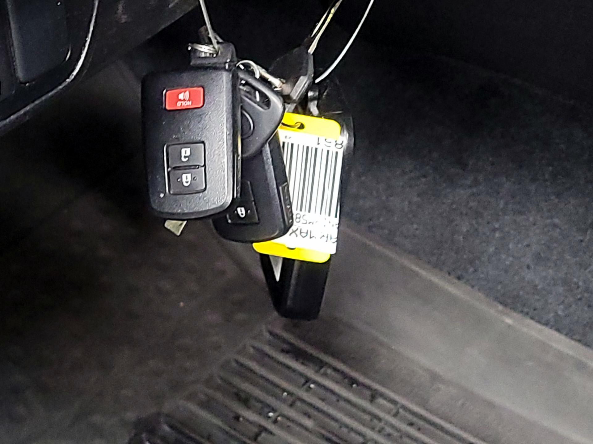 Thumbnail: 2023 Toyota Tacoma - 20