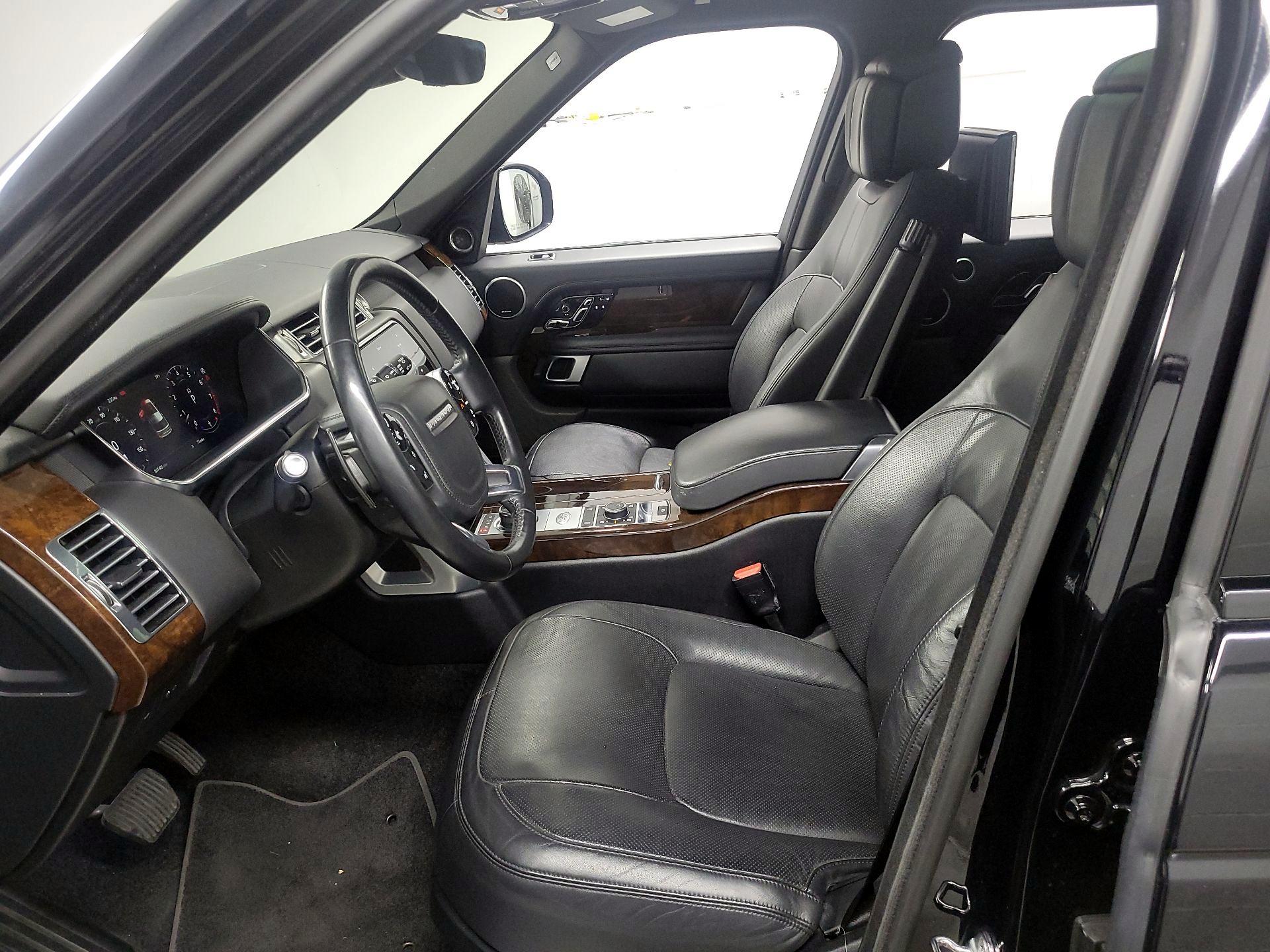 Thumbnail: 2020 Land Rover Range Rover - 11