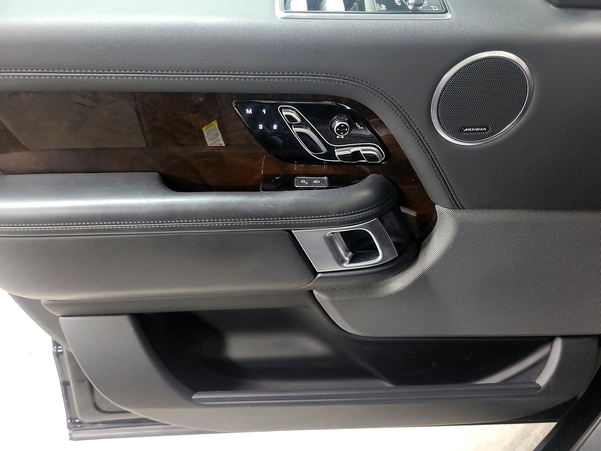 Thumbnail: 2020 Land Rover Range Rover - 12