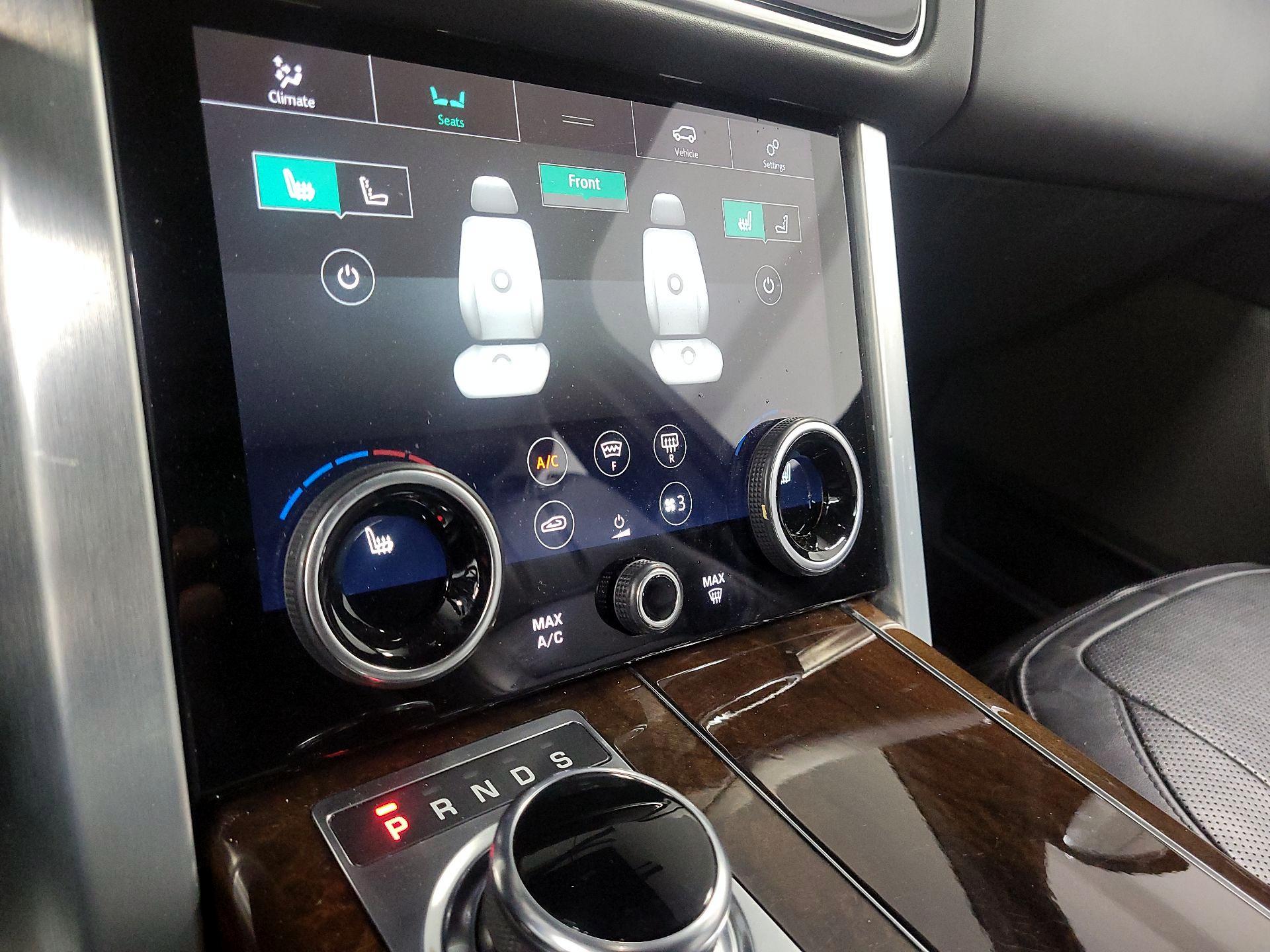 Thumbnail: 2020 Land Rover Range Rover - 15