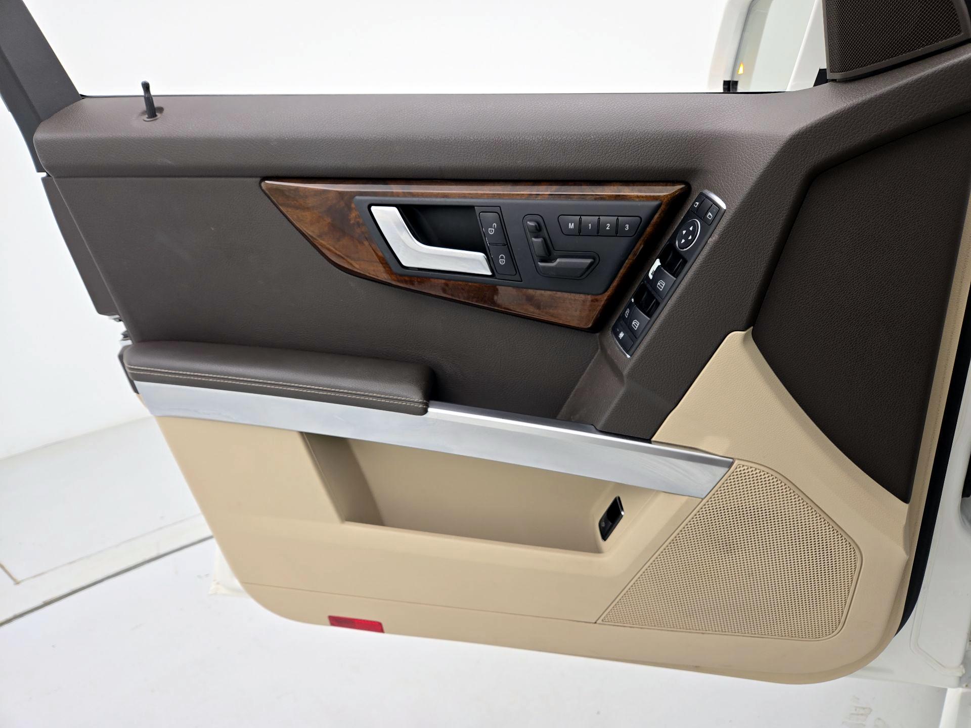 Thumbnail: 2015 Mercedes-Benz GLK - 12