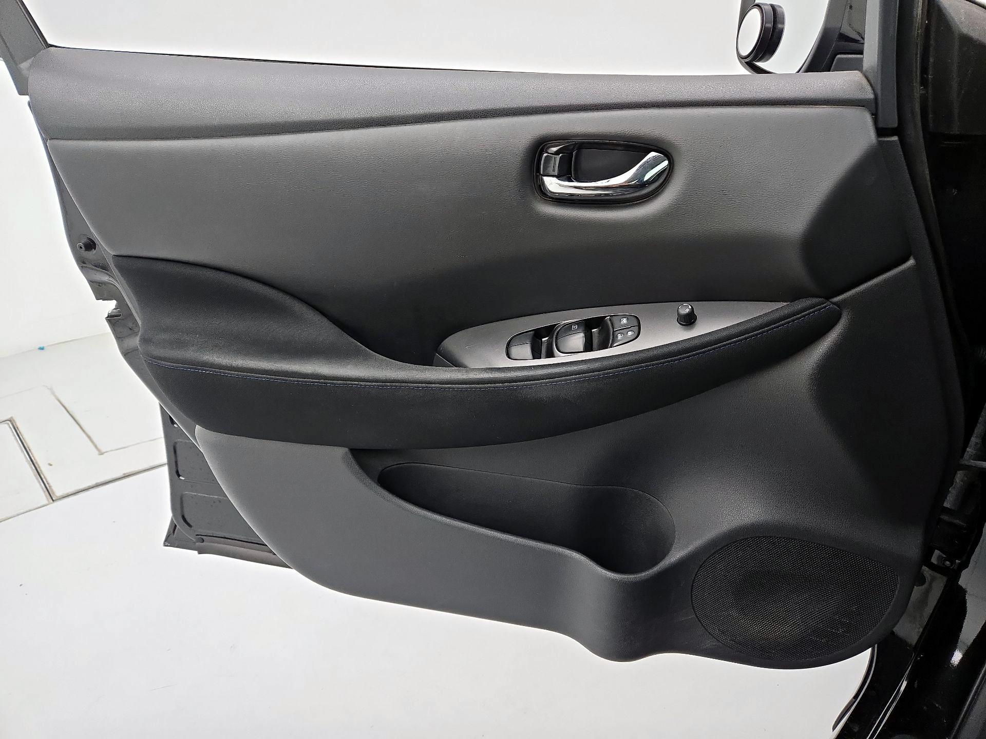 Thumbnail: 2019 Nissan Leaf - 12