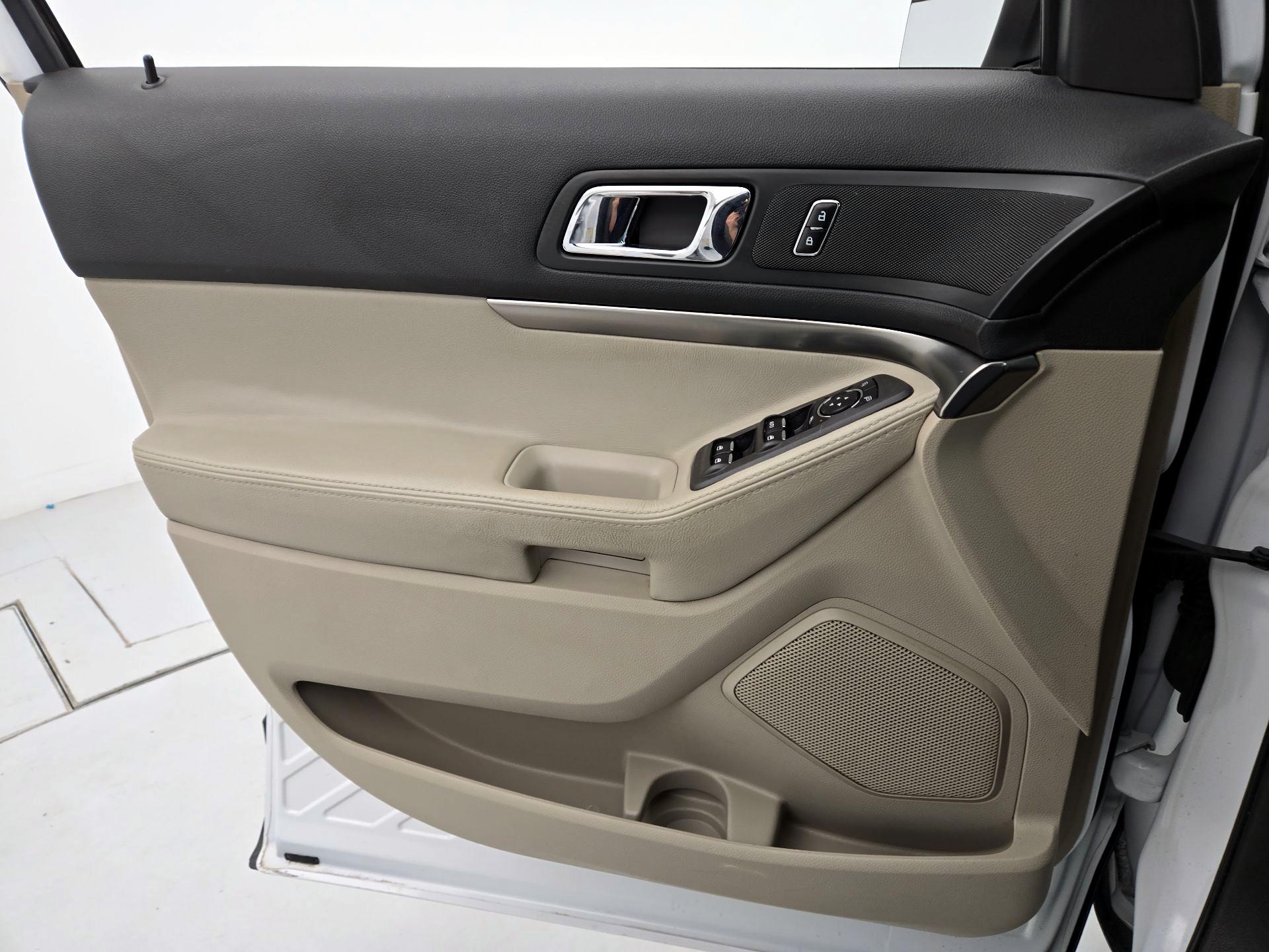 Thumbnail: 2014 Ford Explorer - 12