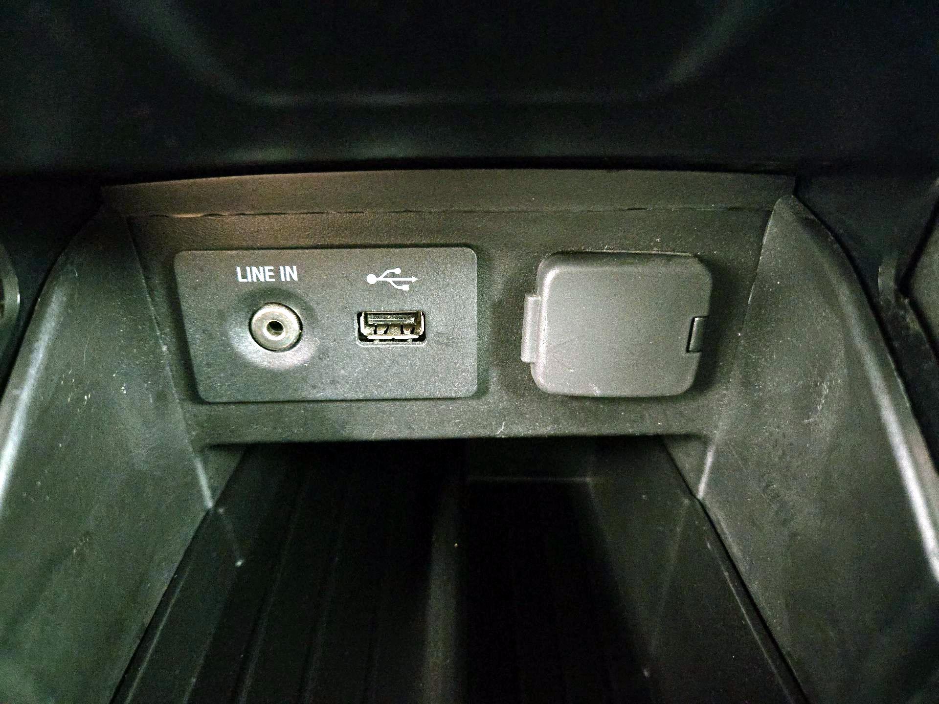 Thumbnail: 2014 Ford Explorer - 17