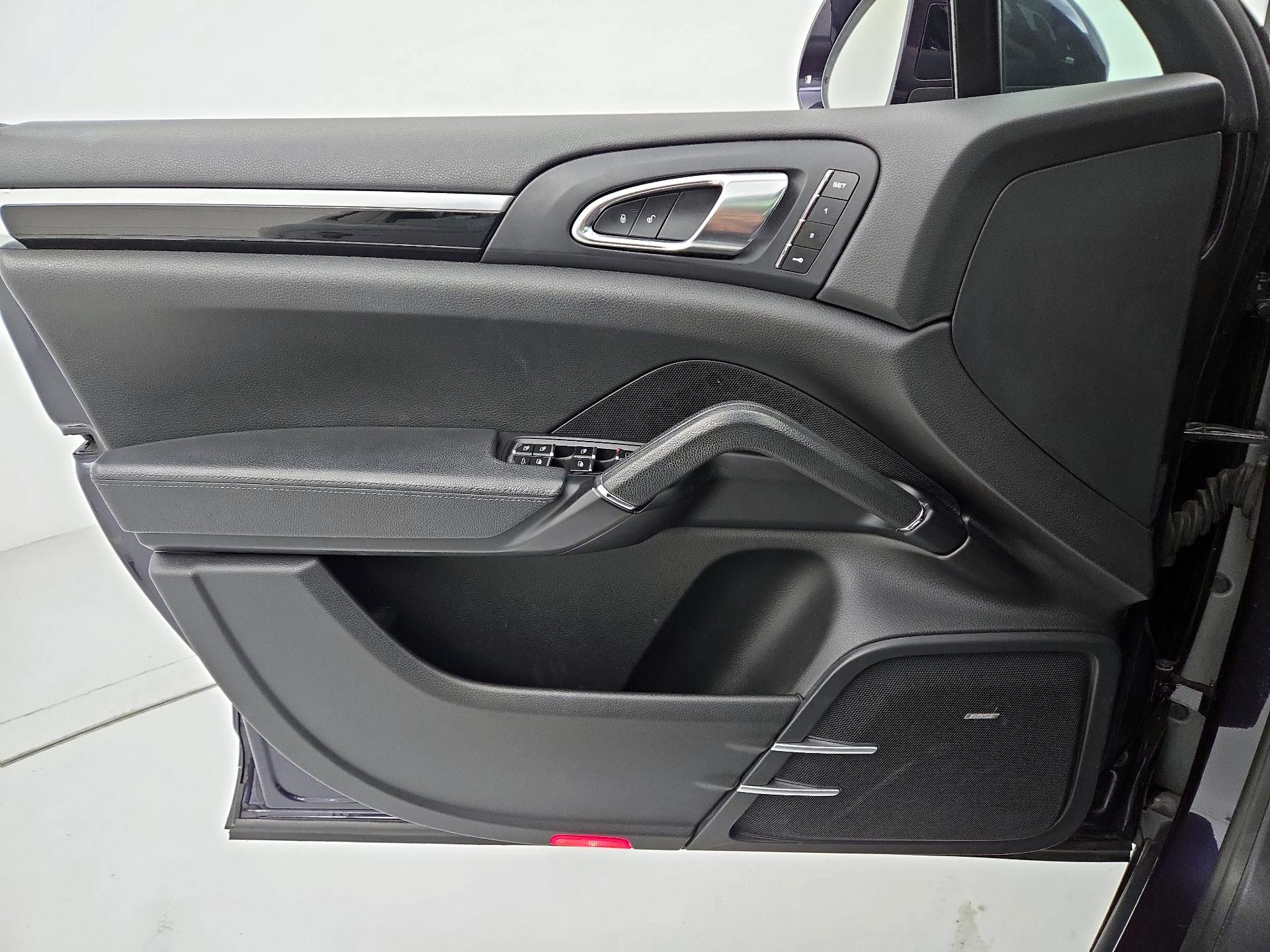 Thumbnail: 2017 Porsche Cayenne - 12