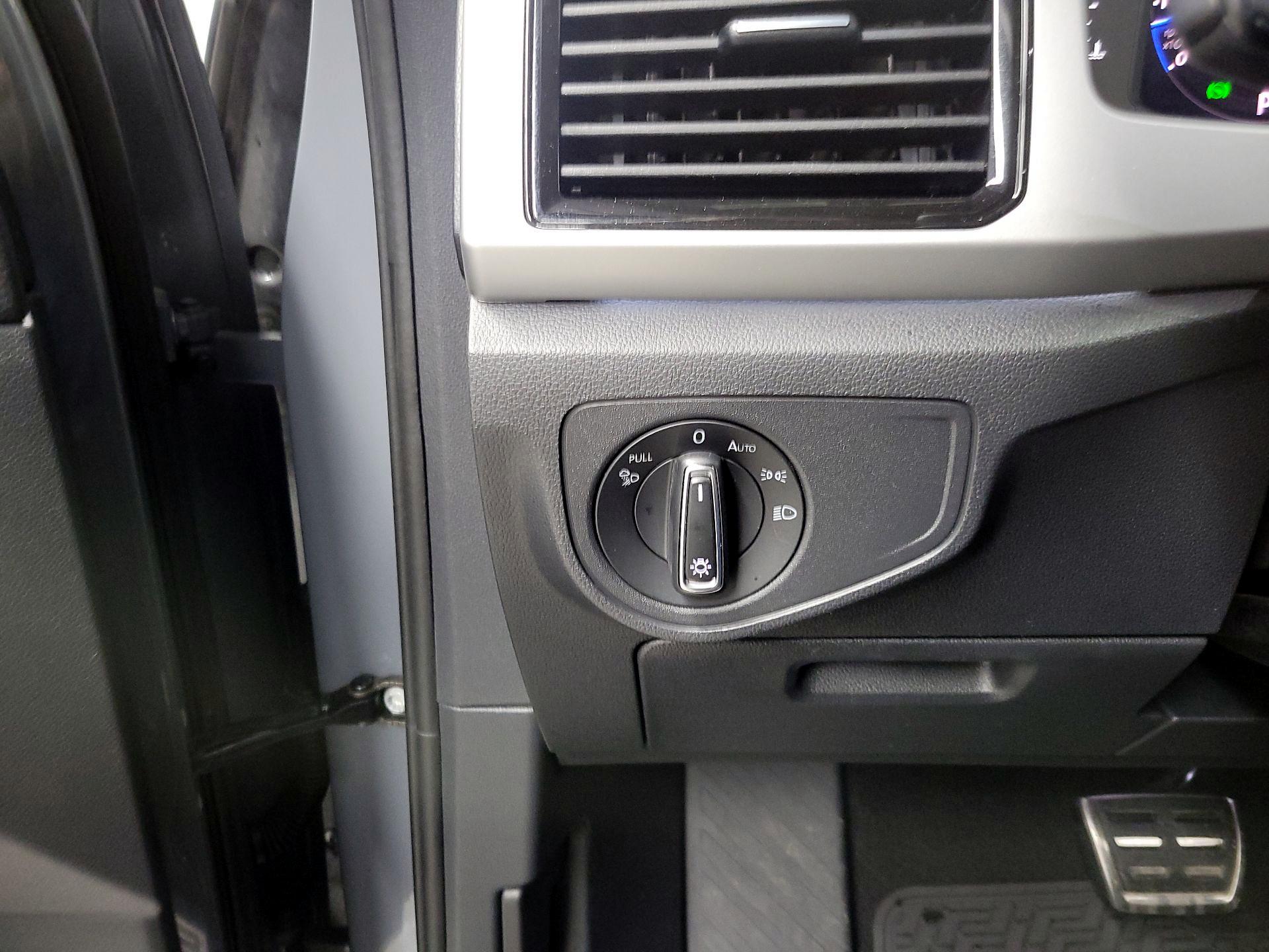 Thumbnail: 2023 Volkswagen Atlas - 13