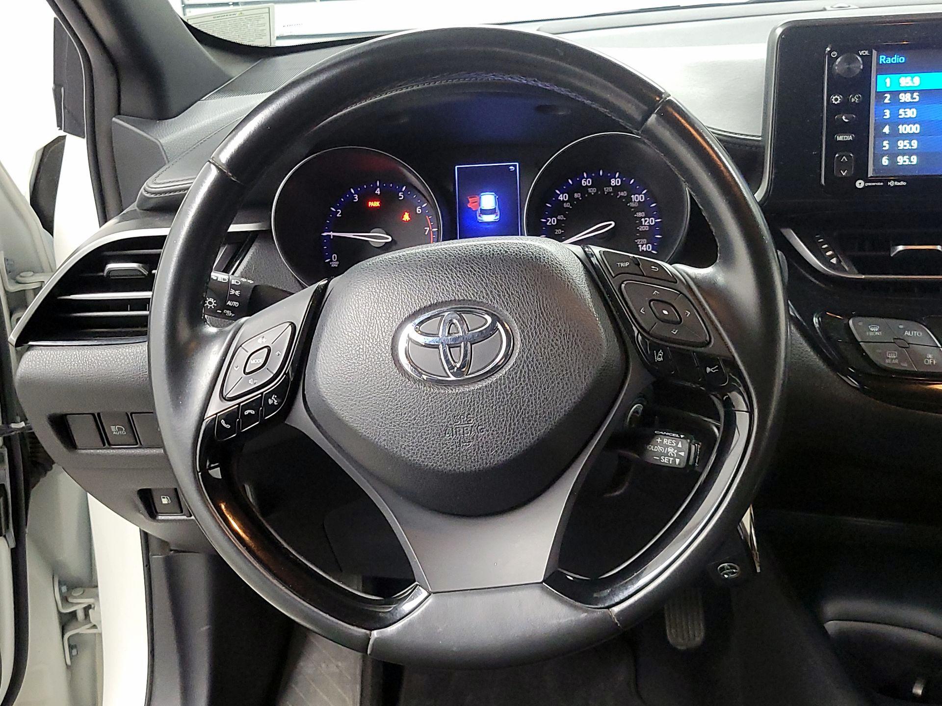 Thumbnail: 2018 Toyota C-HR - 10