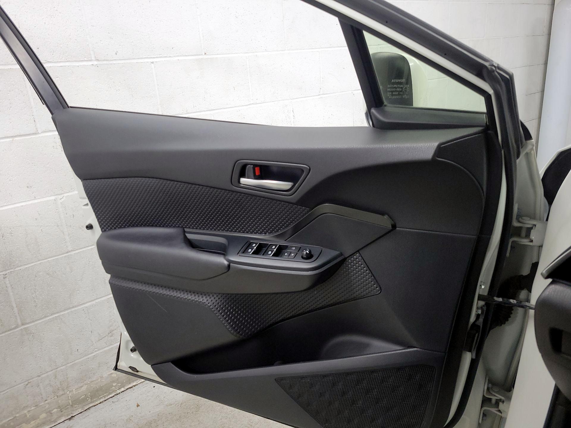 Thumbnail: 2018 Toyota C-HR - 12