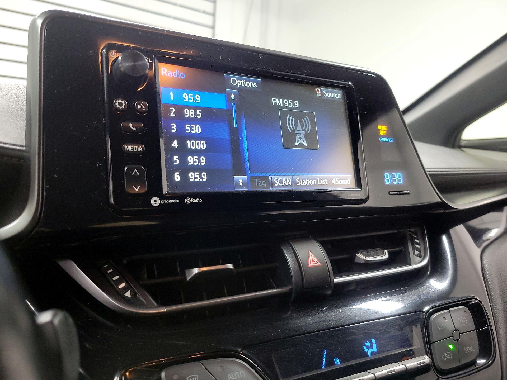 Thumbnail: 2018 Toyota C-HR - 15