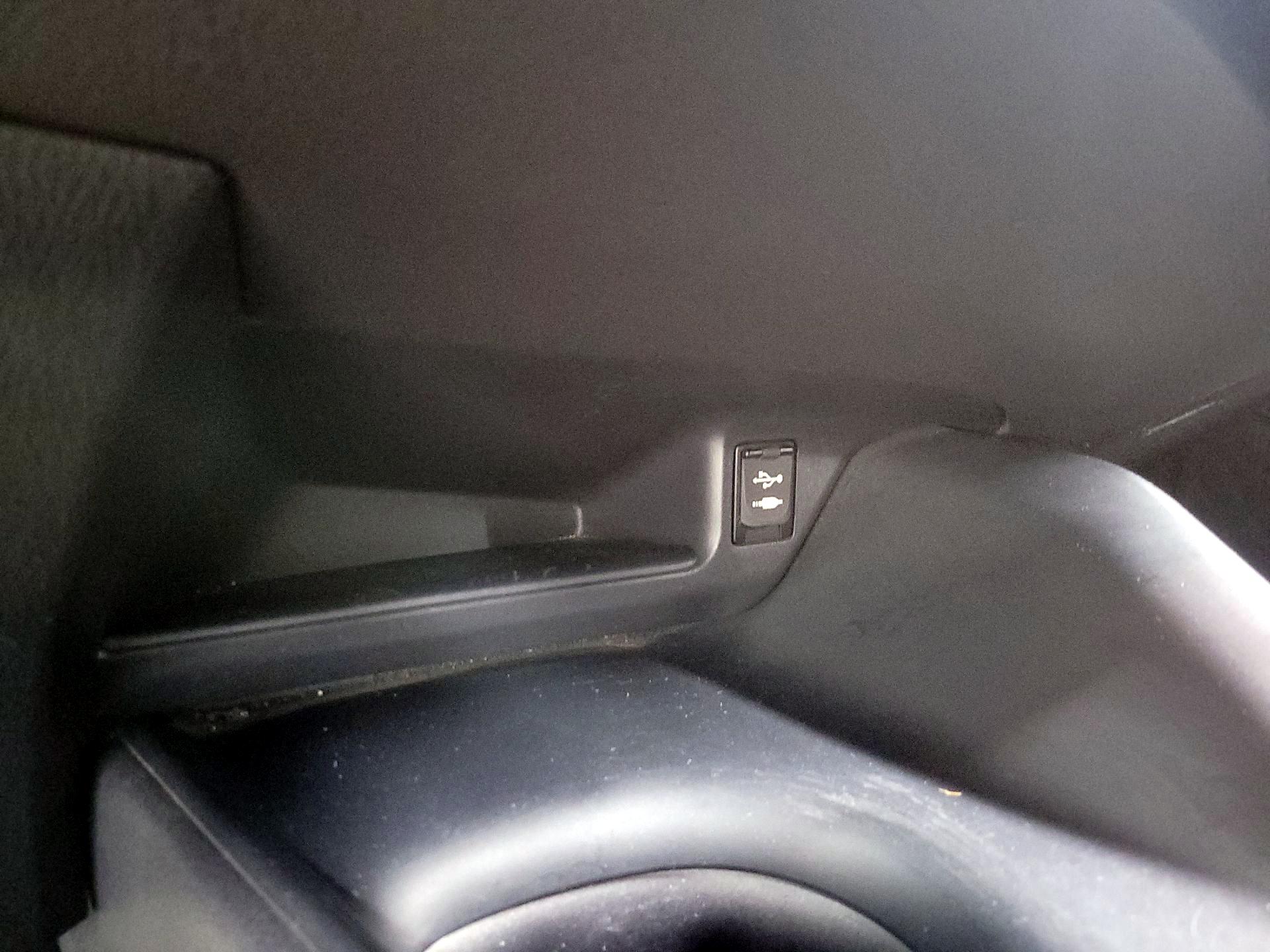 Thumbnail: 2018 Toyota C-HR - 18