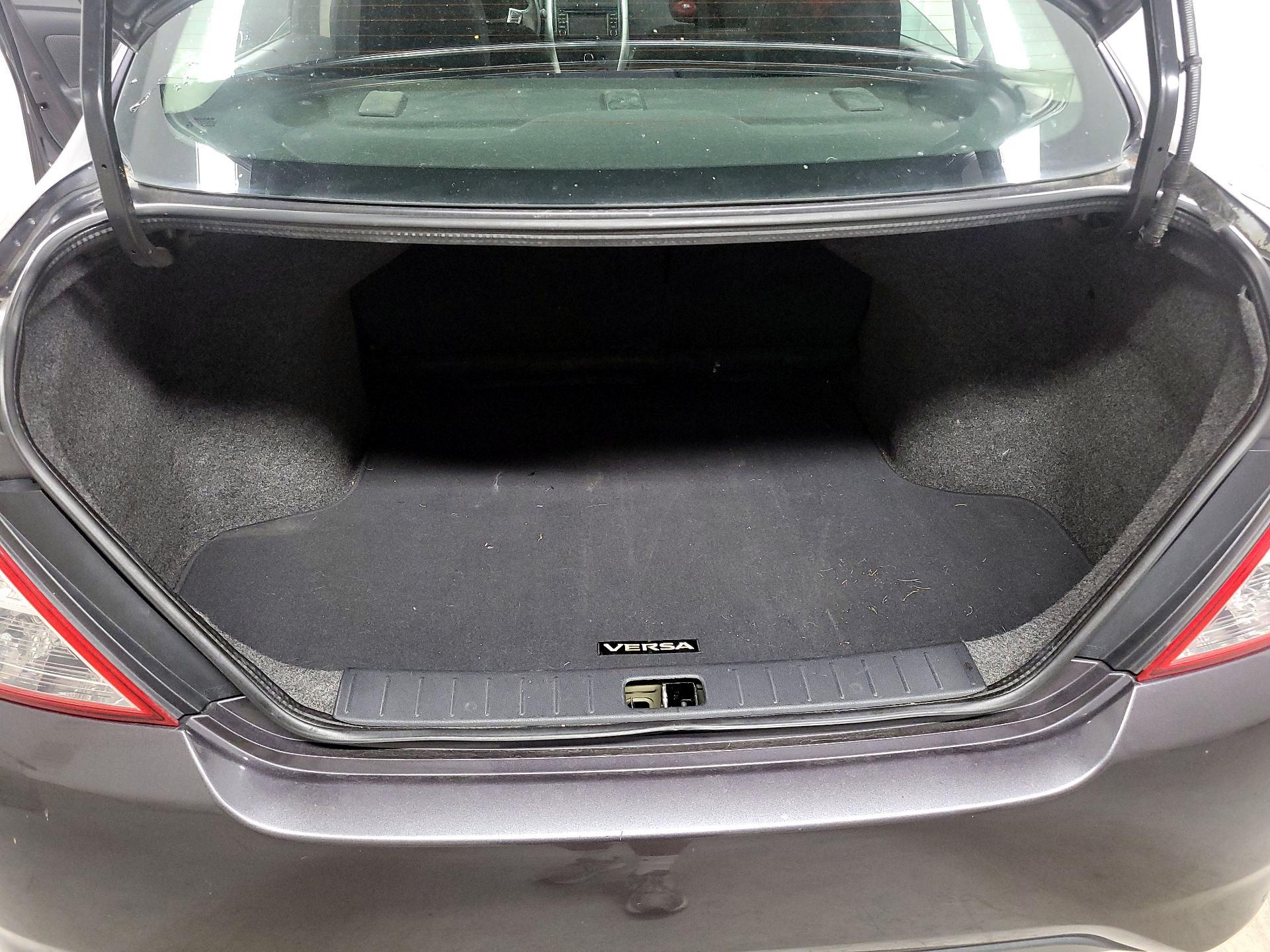 Thumbnail: 2015 Nissan Versa - 17