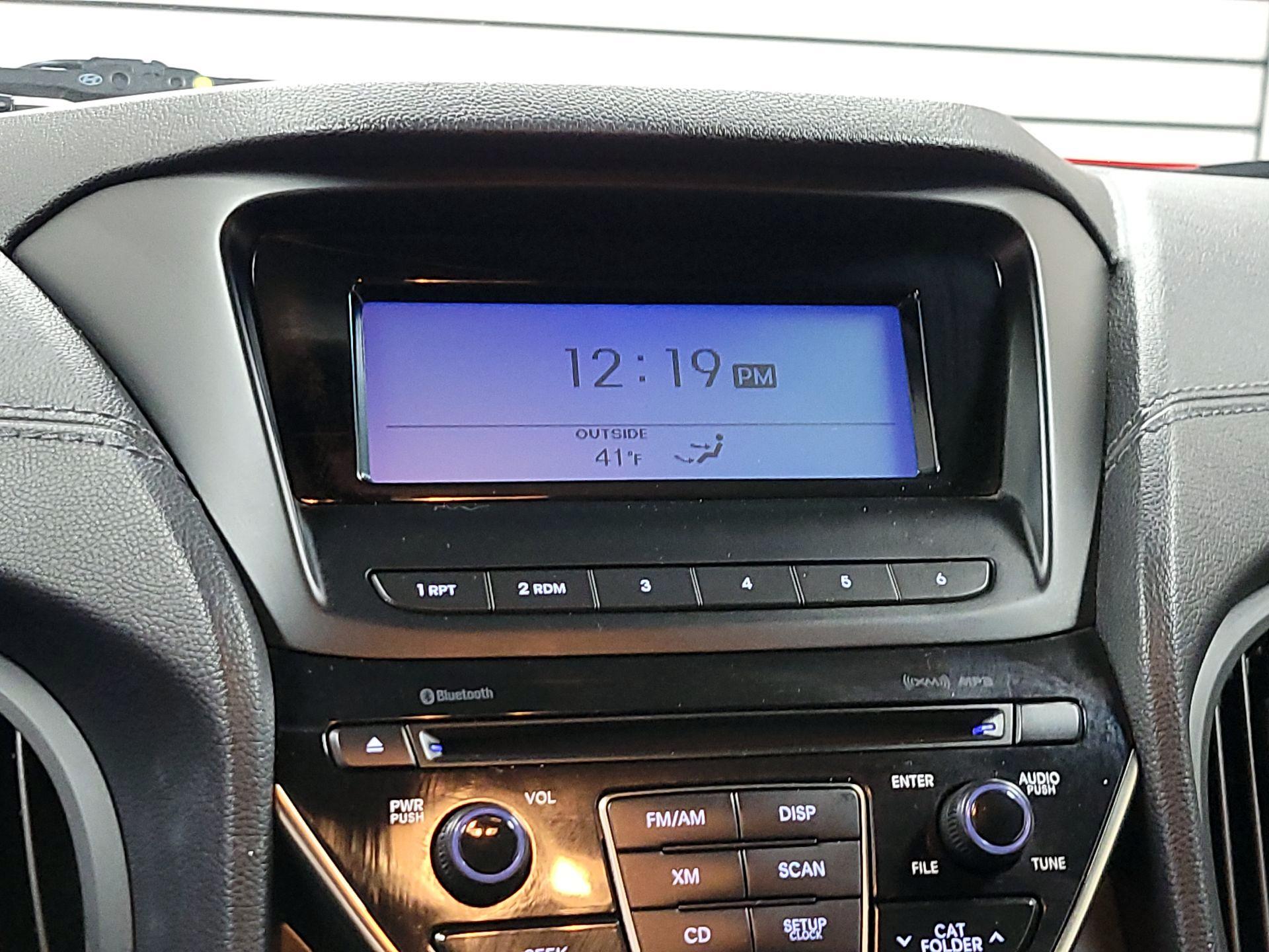 Thumbnail: 2015 Hyundai Genesis - 13