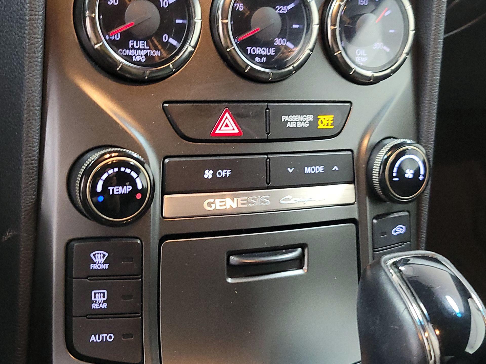 Thumbnail: 2015 Hyundai Genesis - 14