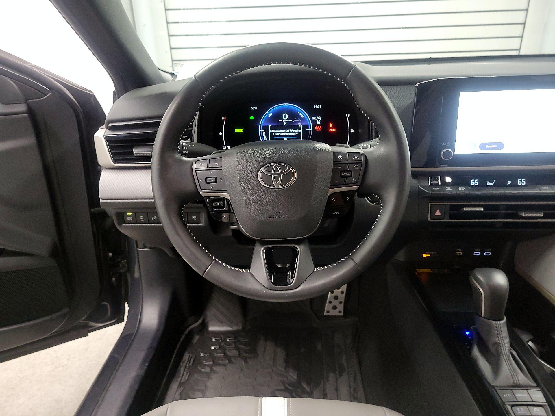 Thumbnail: 2025 Toyota Camry - 10