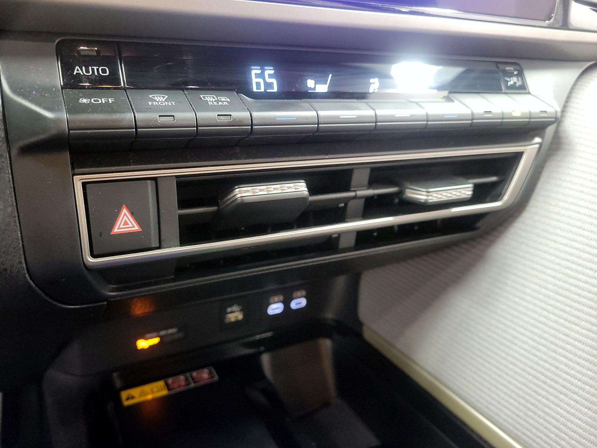 Thumbnail: 2025 Toyota Camry - 16