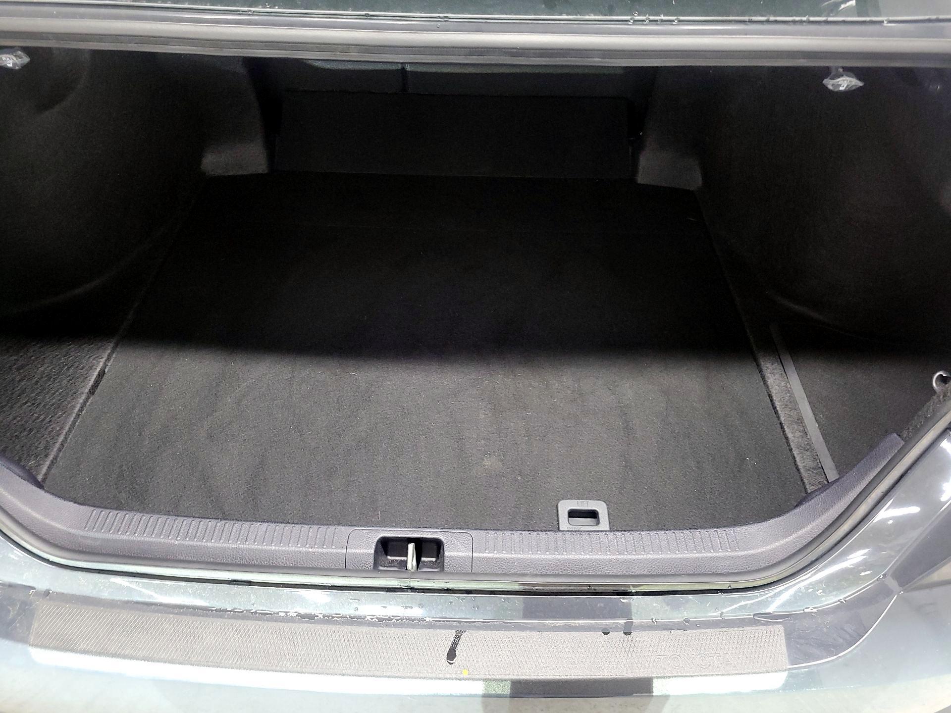 Thumbnail: 2025 Toyota Camry - 19