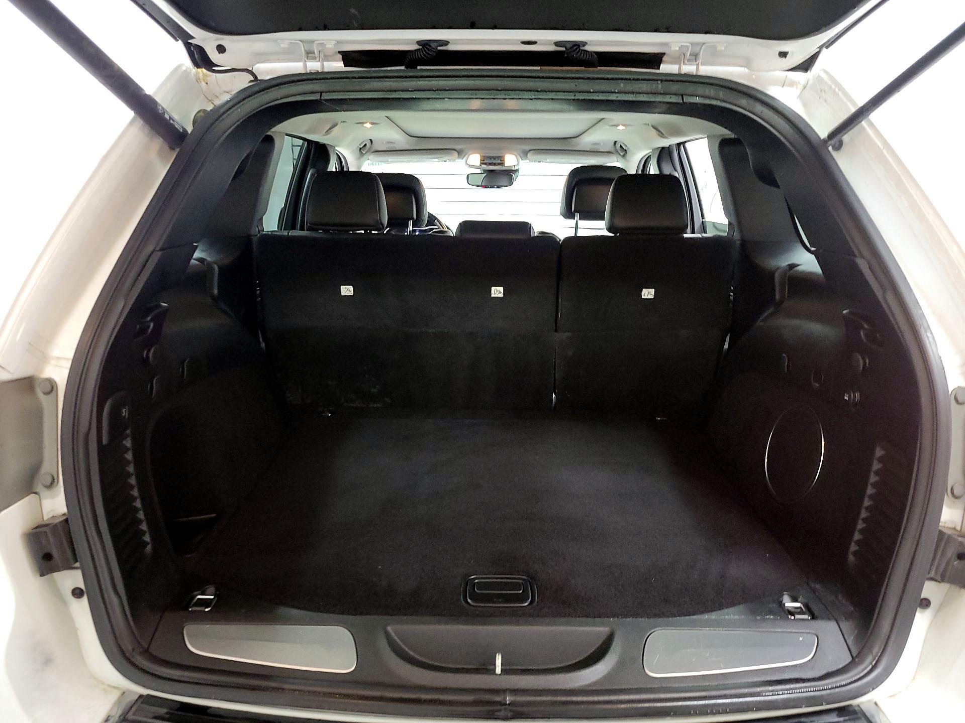 Thumbnail: 2018 Jeep Grand Cherokee - 17