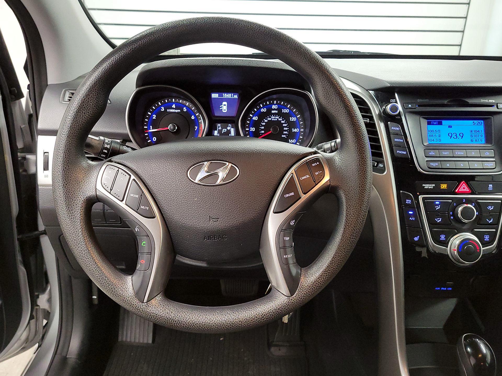 Thumbnail: 2016 Hyundai Elantra - 10