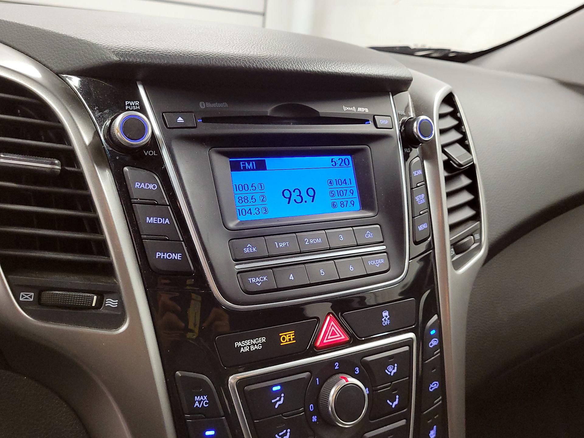 Thumbnail: 2016 Hyundai Elantra - 14