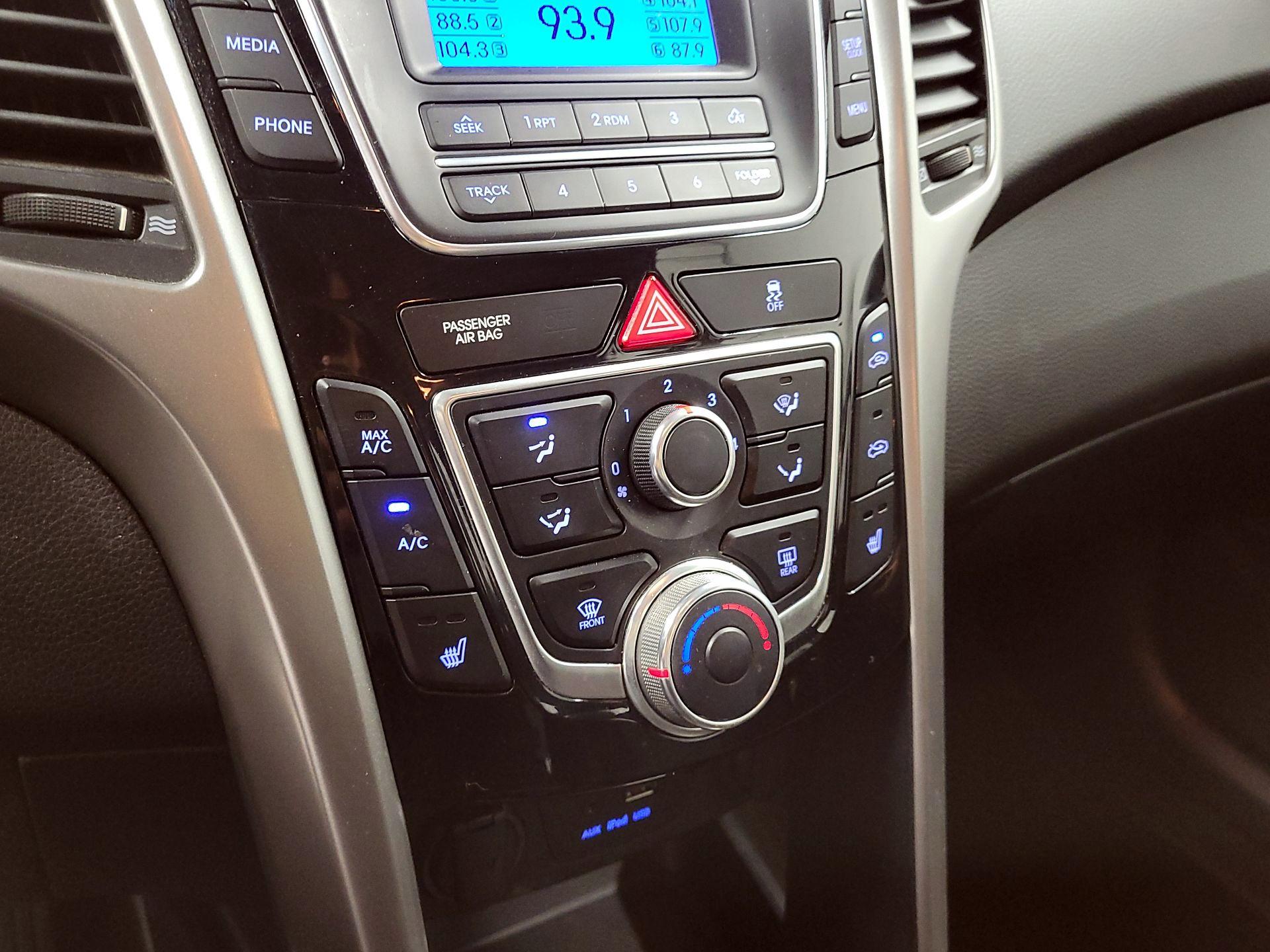 Thumbnail: 2016 Hyundai Elantra - 15