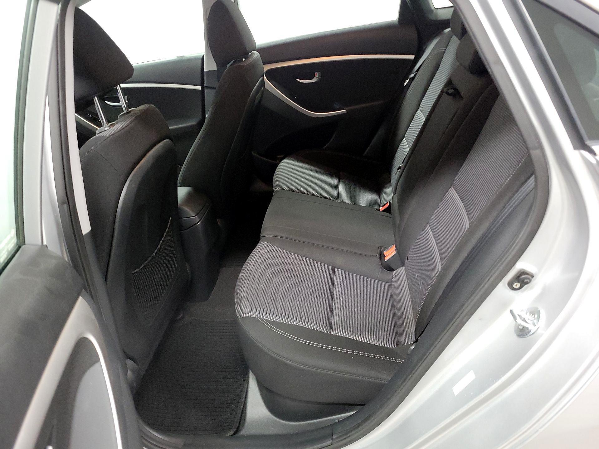 Thumbnail: 2016 Hyundai Elantra - 17