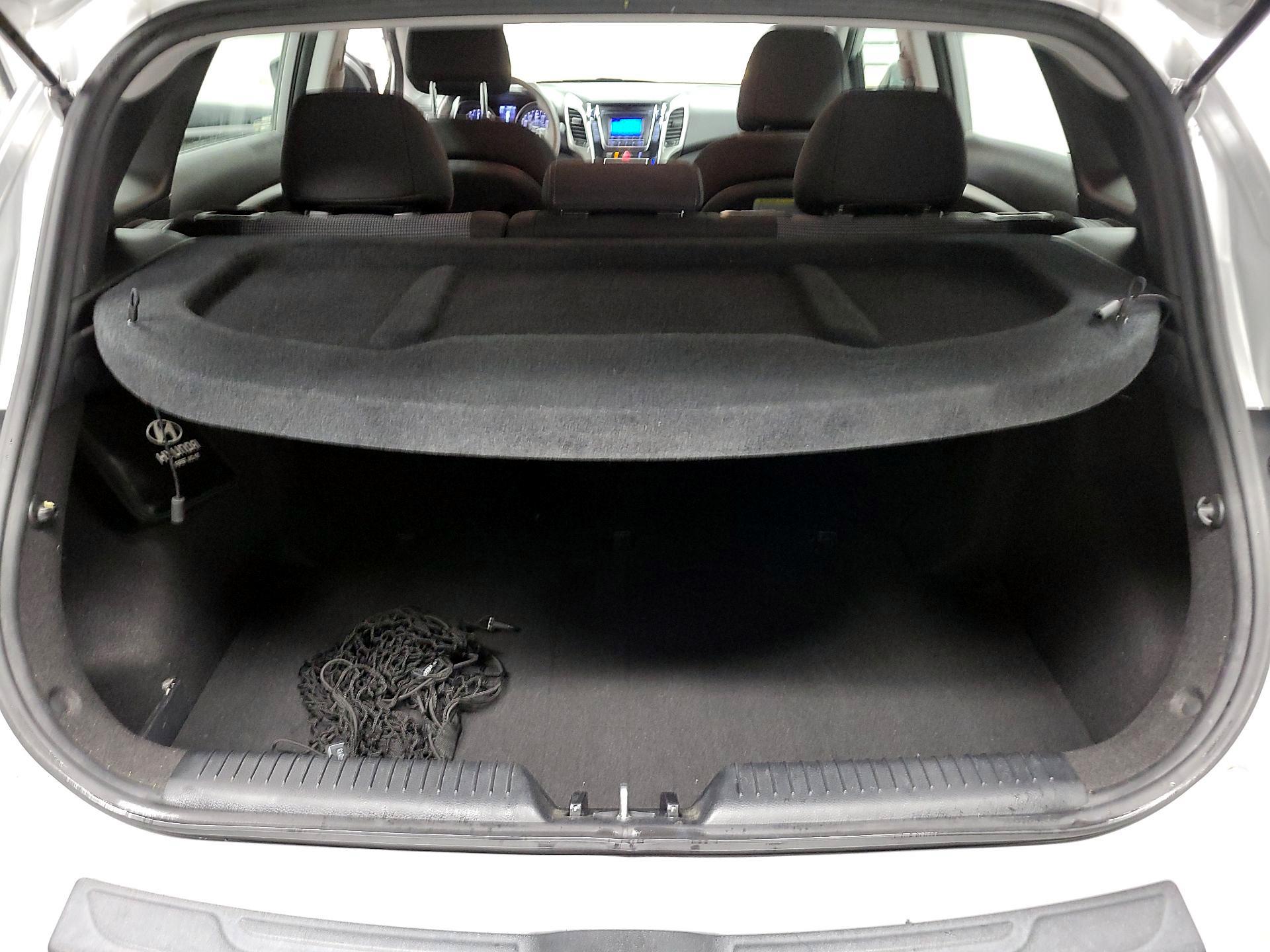 Thumbnail: 2016 Hyundai Elantra - 18