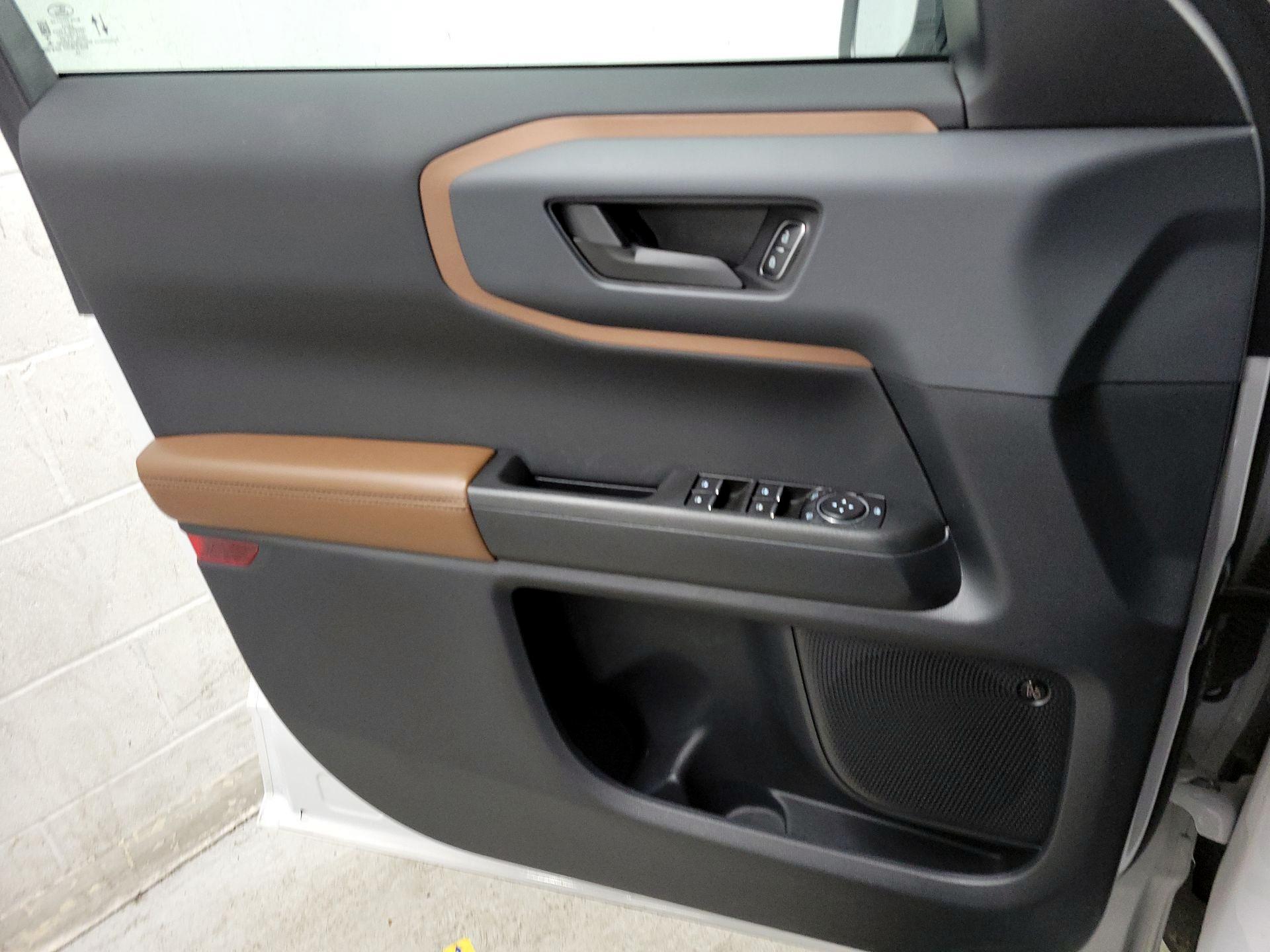 Thumbnail: 2022 Ford Bronco Sport - 12