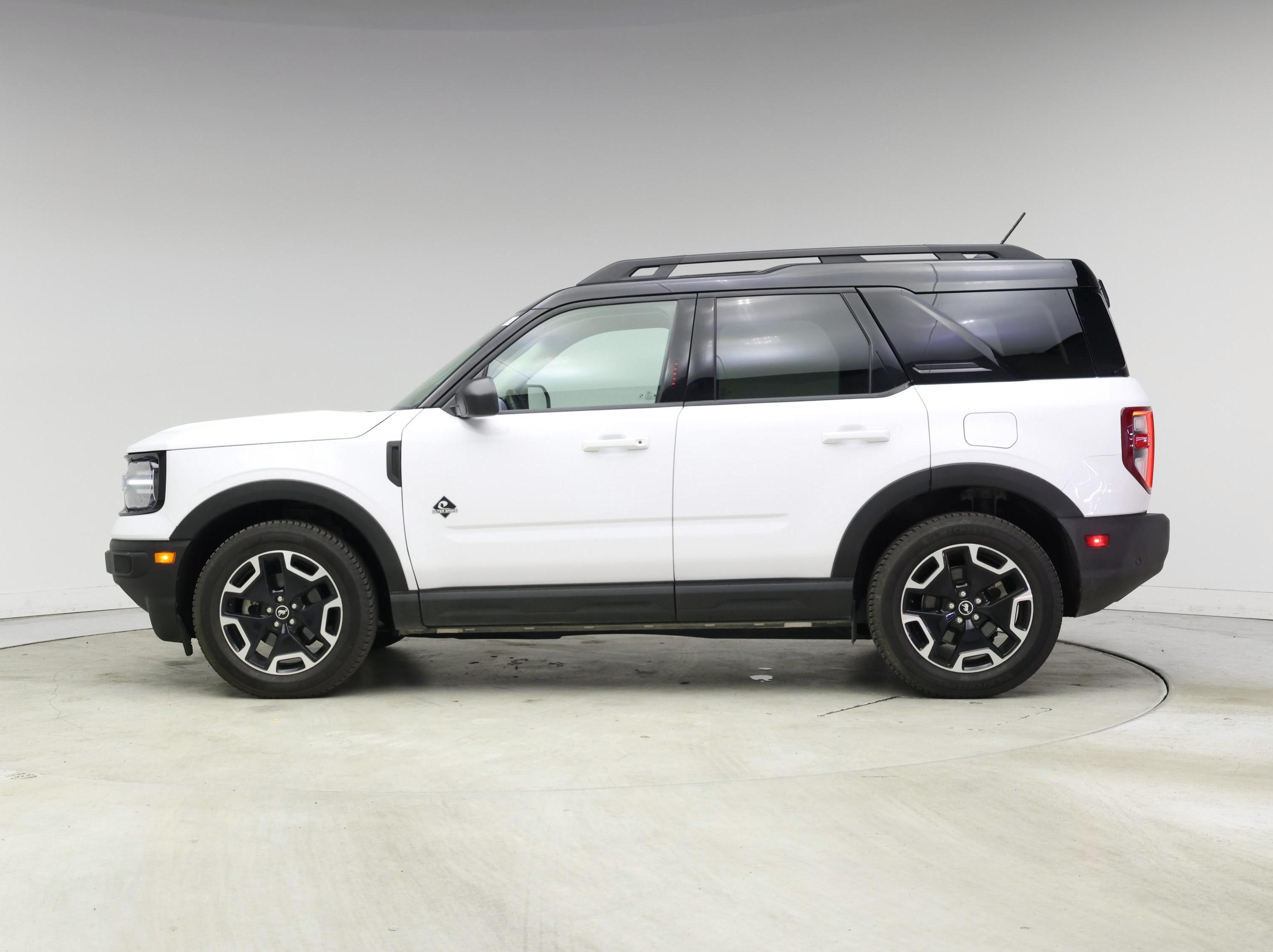 Thumbnail: 2022 Ford Bronco Sport - 3