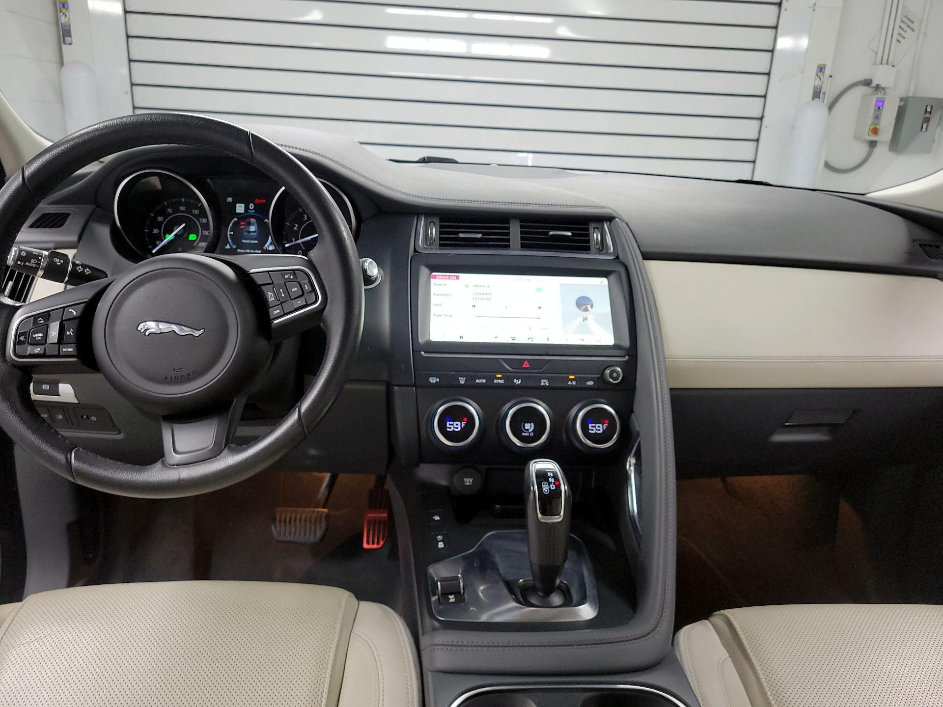 Thumbnail: 2019 Jaguar E-Pace - 9