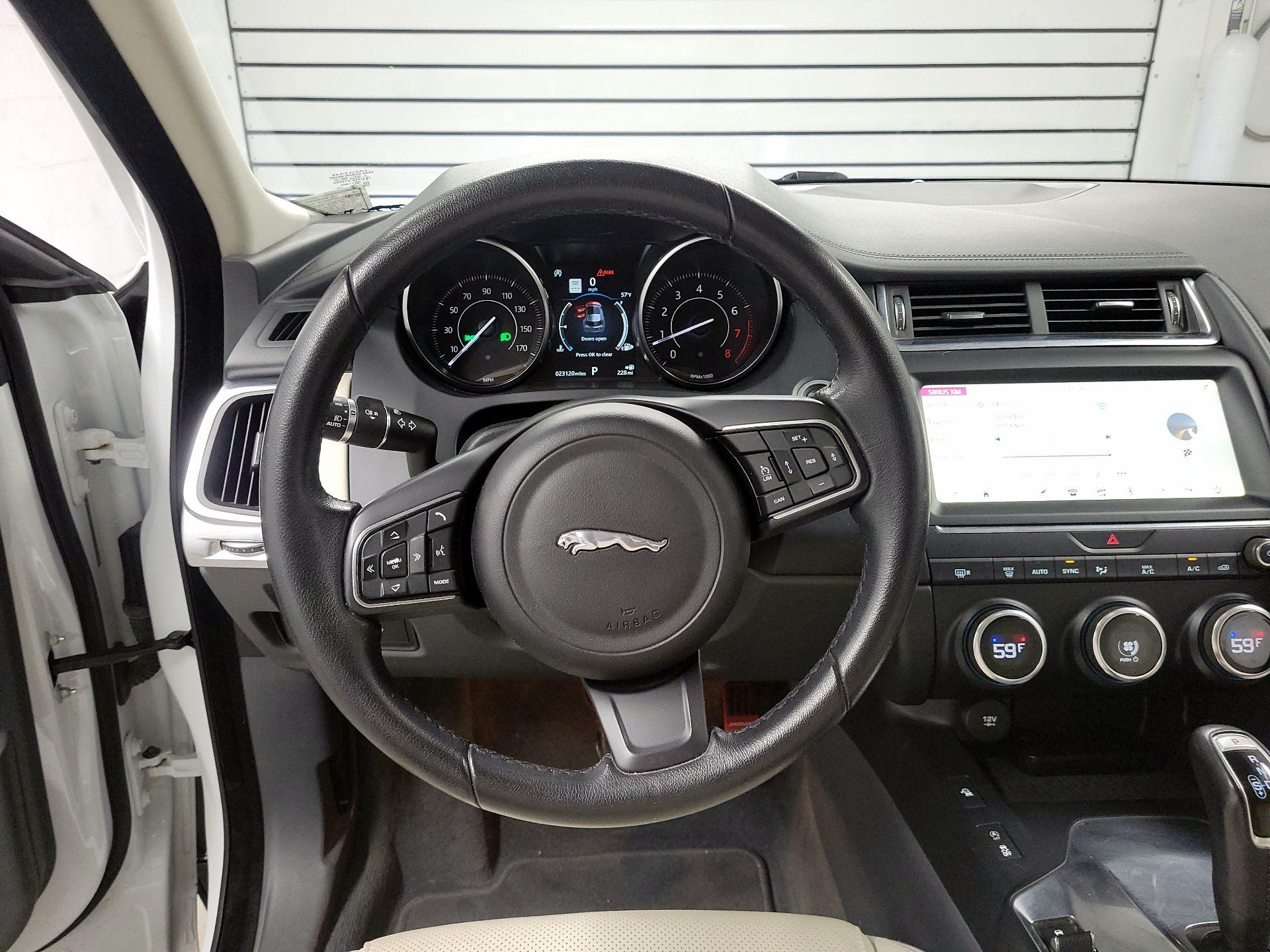 Thumbnail: 2019 Jaguar E-Pace - 10