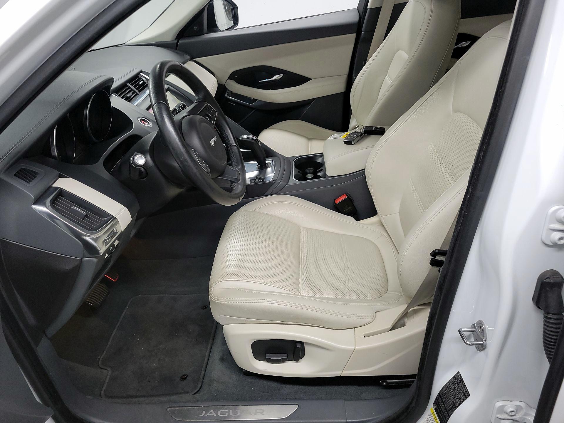 Thumbnail: 2019 Jaguar E-Pace - 11