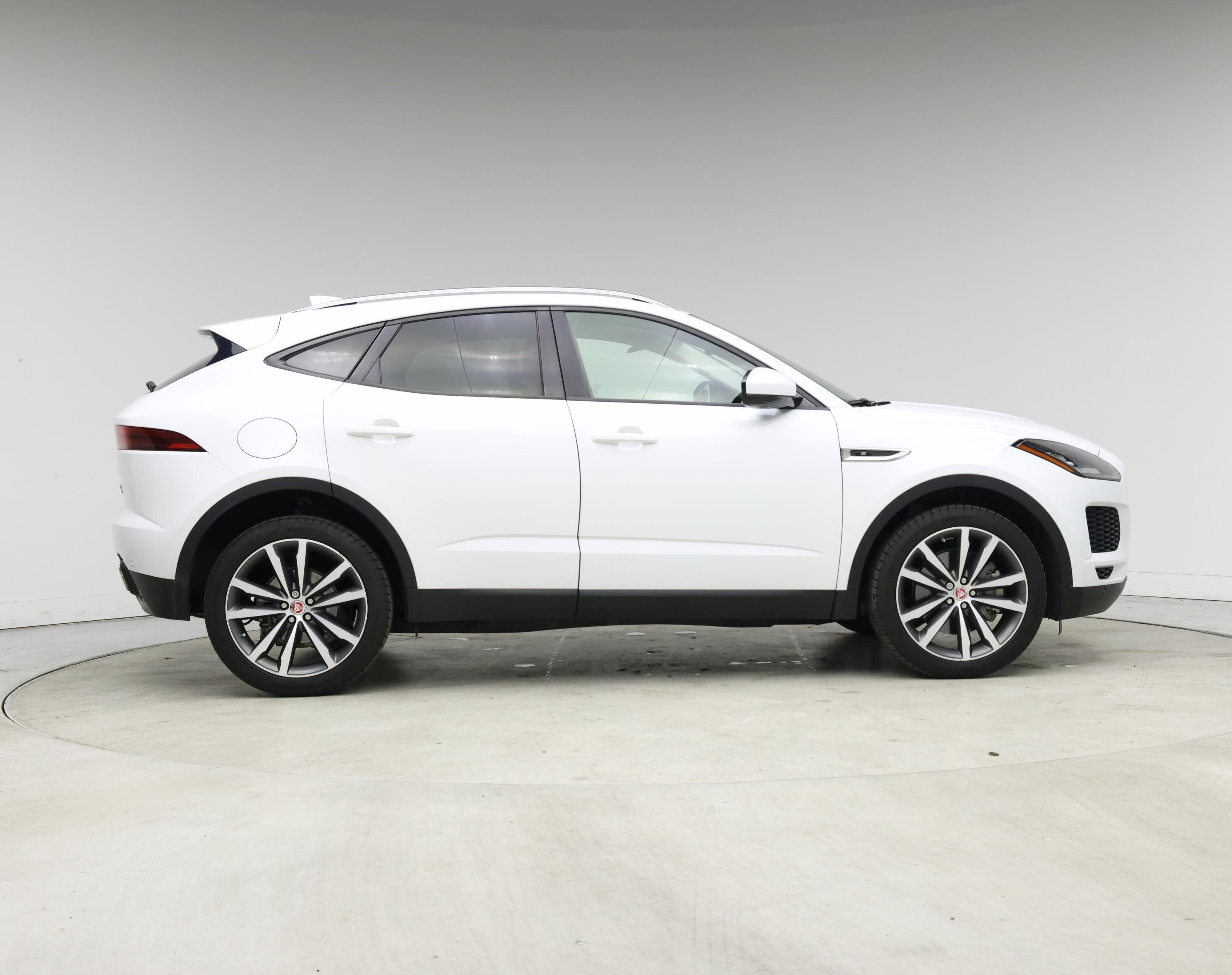 Thumbnail: 2019 Jaguar E-Pace - 7