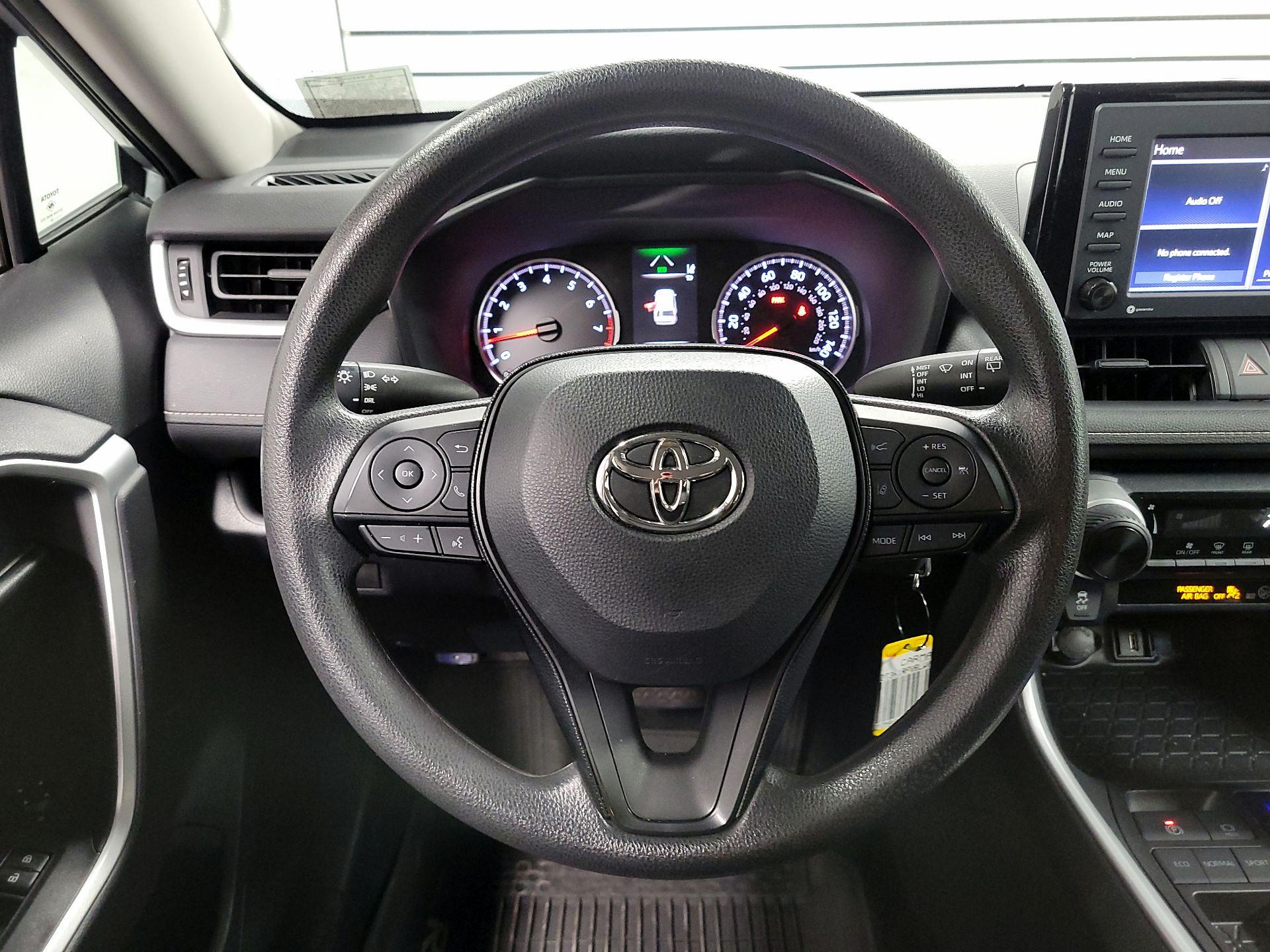 Thumbnail: 2020 Toyota RAV4 - 10