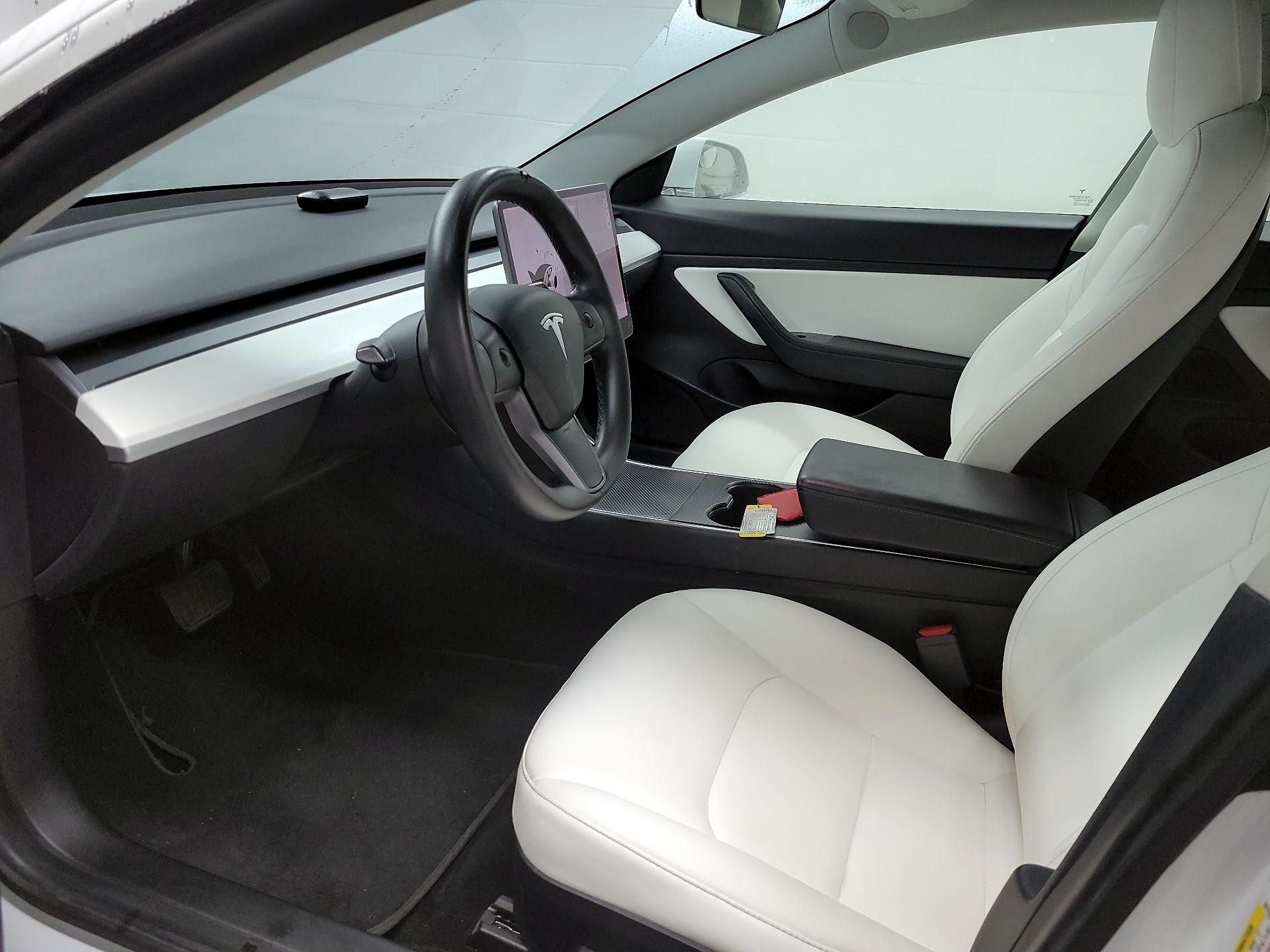 Thumbnail: 2020 Tesla Model 3 - 11