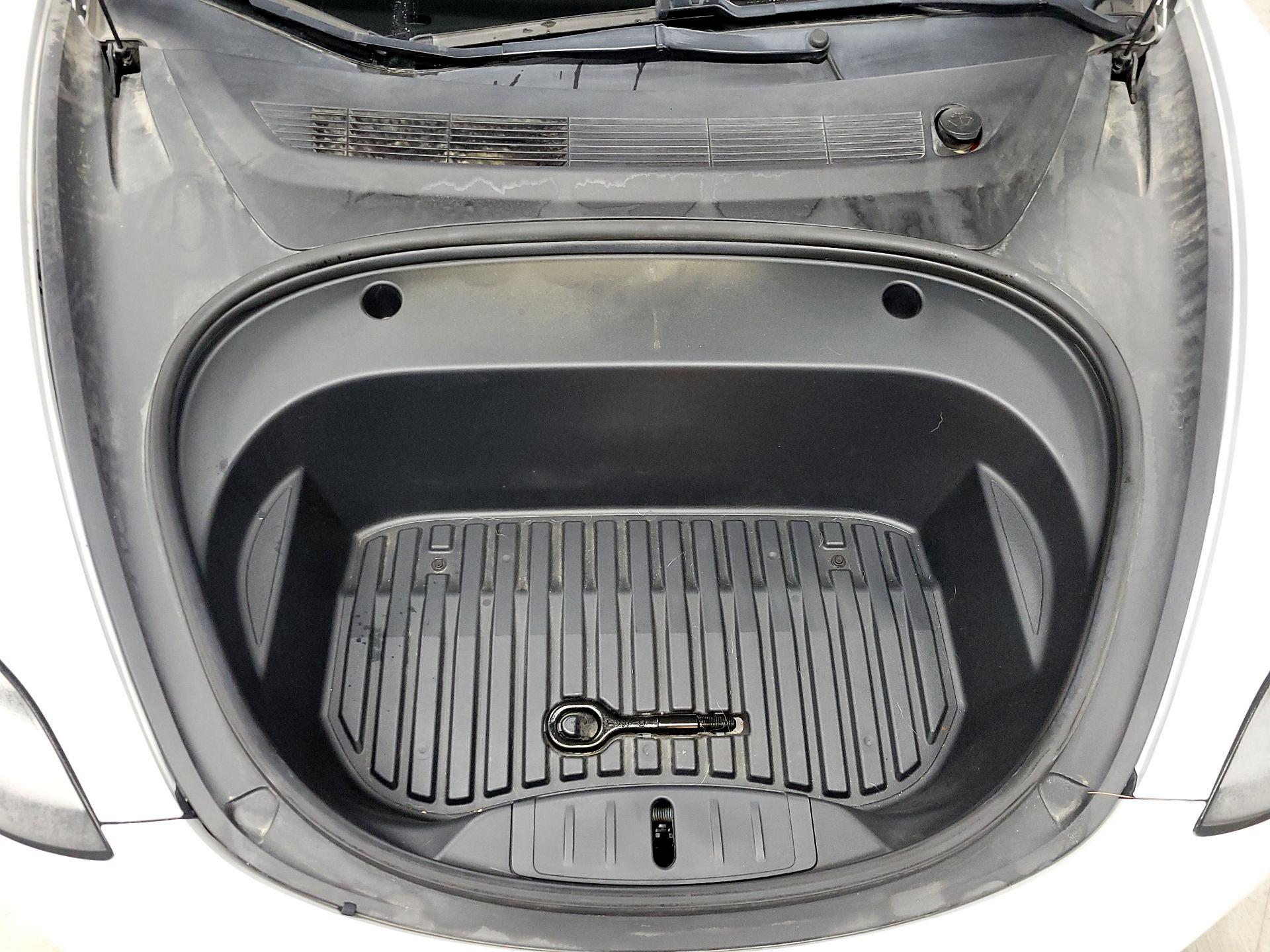 Thumbnail: 2020 Tesla Model 3 - 20