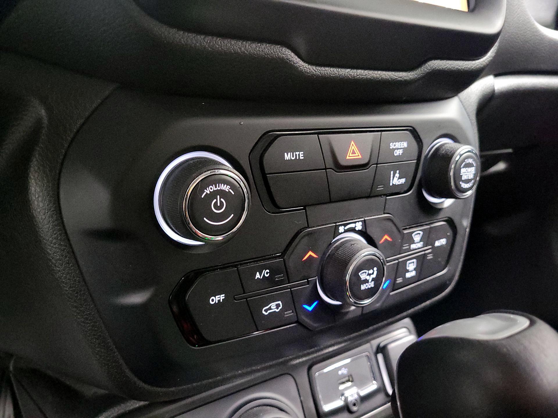 Thumbnail: 2022 Jeep Renegade - 16