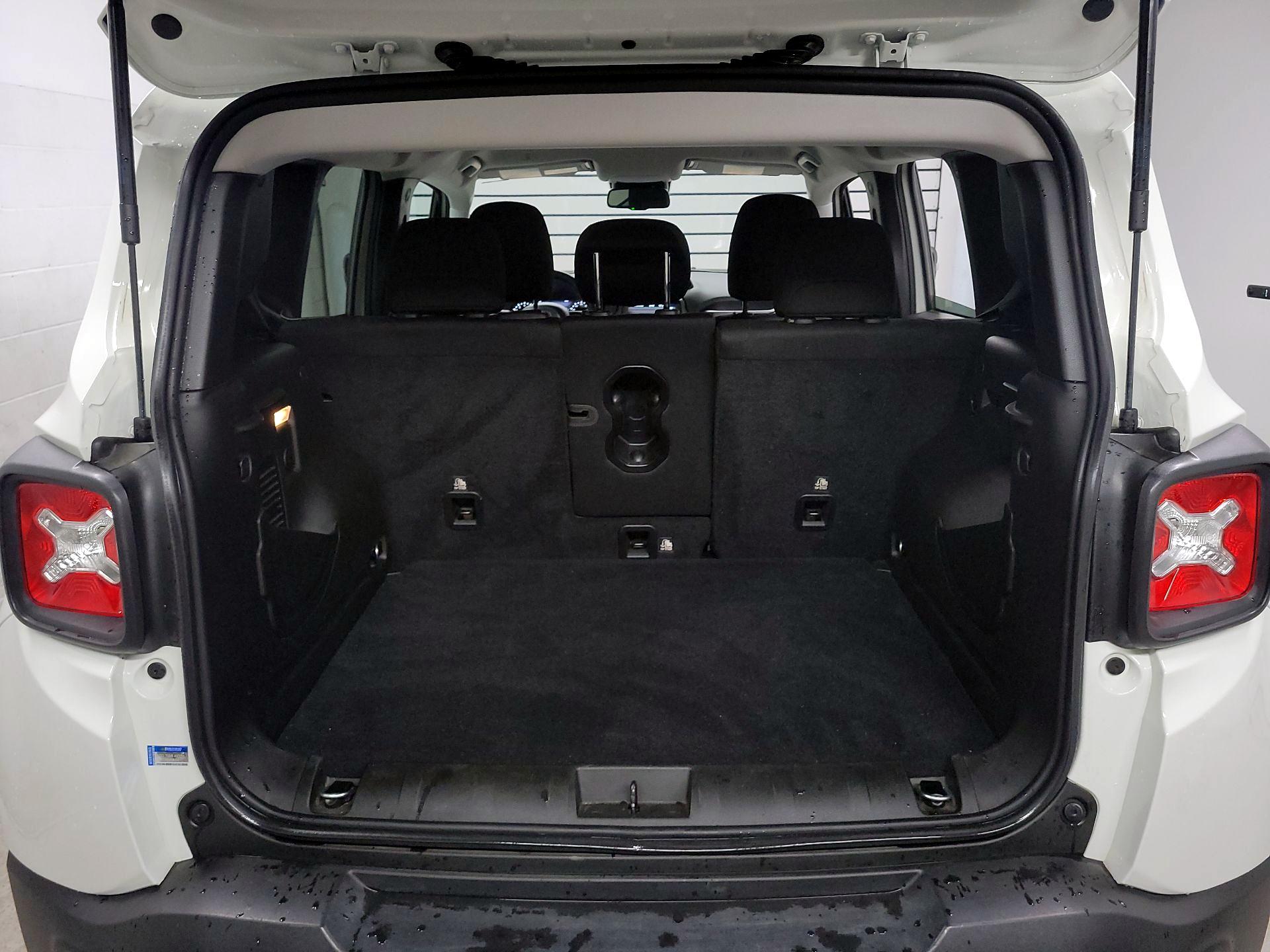 Thumbnail: 2022 Jeep Renegade - 19