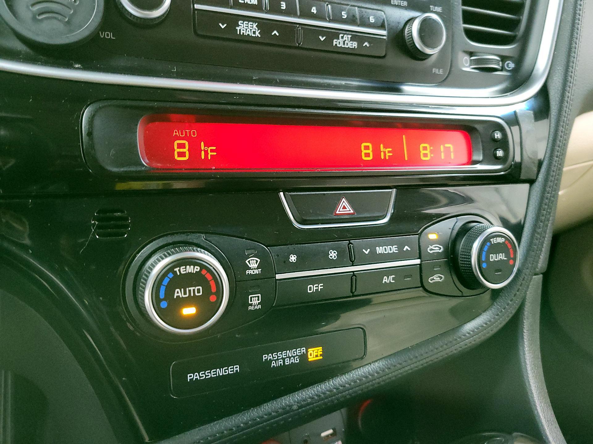 Thumbnail: 2015 Kia Optima - 15