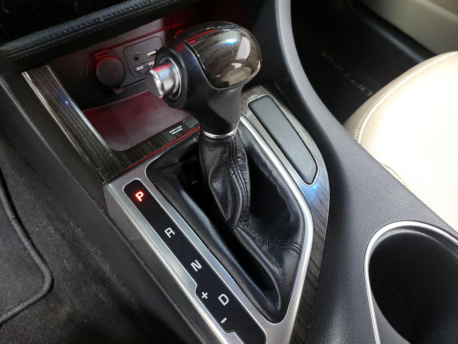 Thumbnail: 2015 Kia Optima - 16