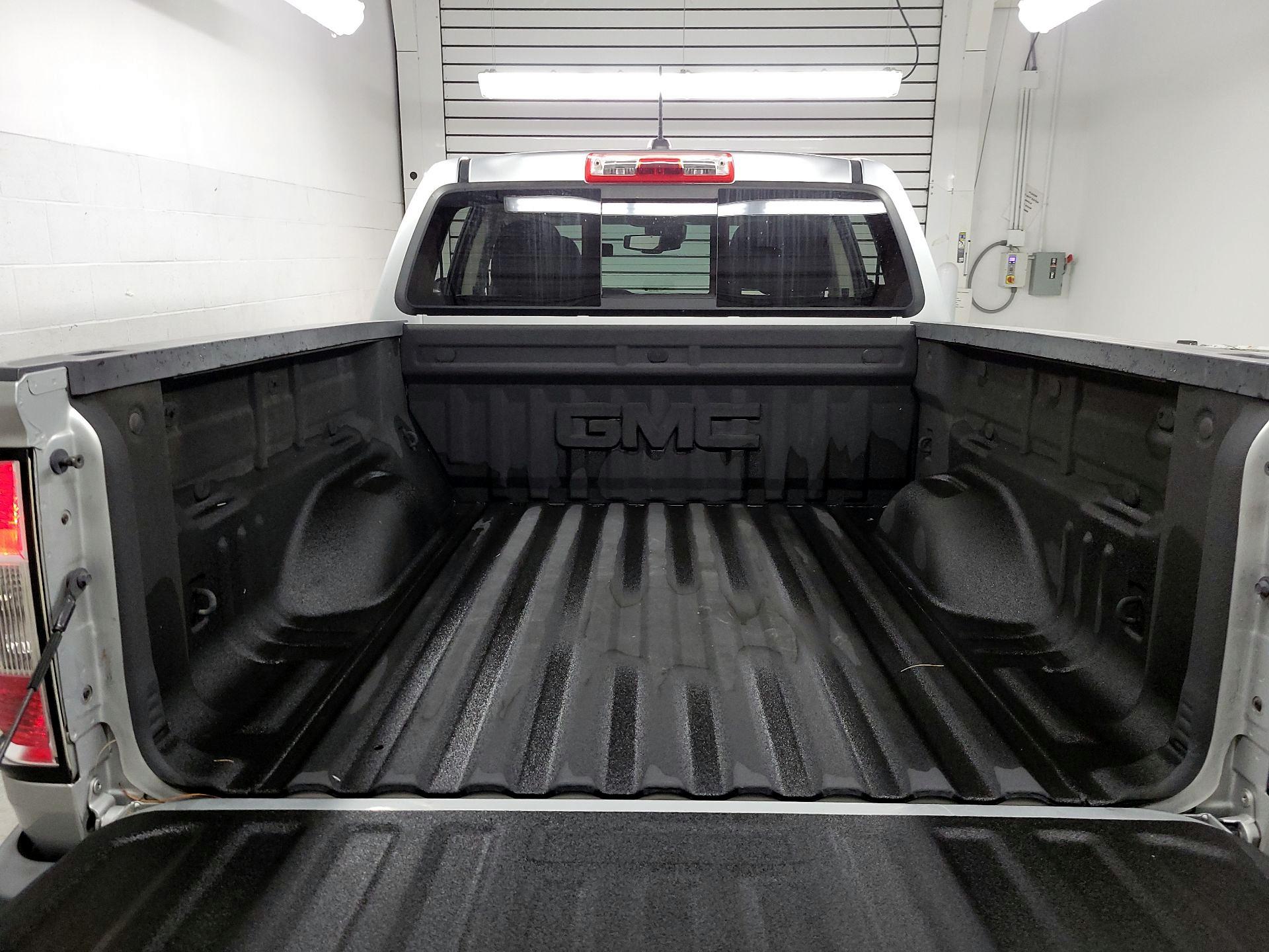 Thumbnail: 2018 GMC Canyon - 18