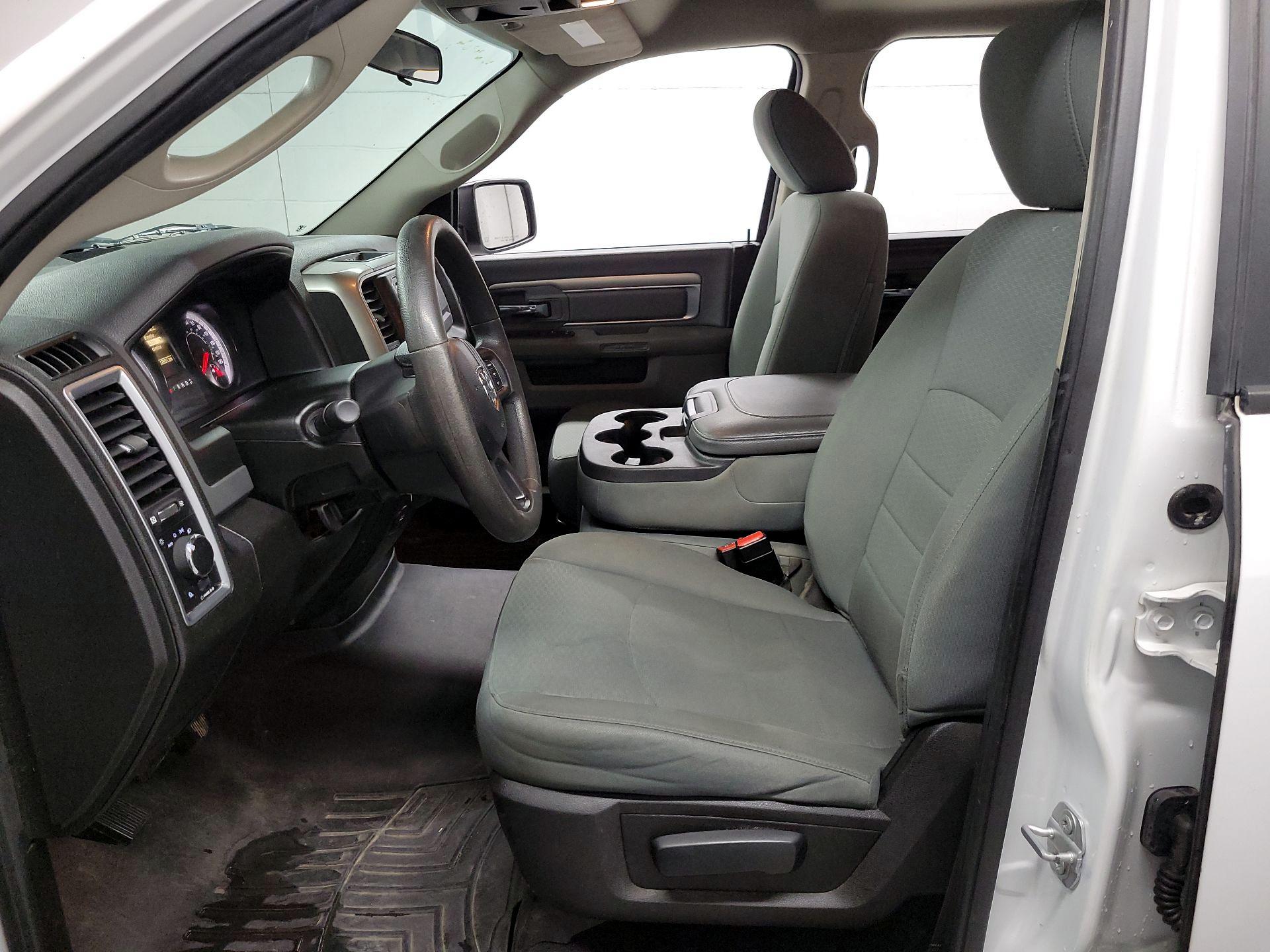 Thumbnail: 2019 RAM 1500 Classic - 11